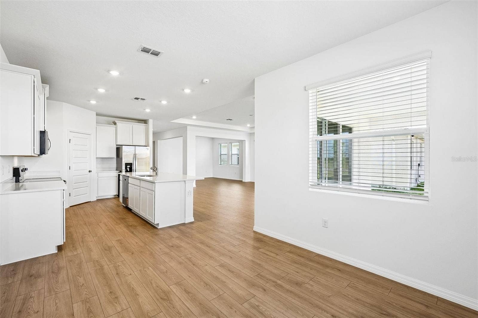 2265 HAMDEN WAY, Mount Dora, FL 32757 2265 HAMDEN WAY, Mount Dora, FL 32757