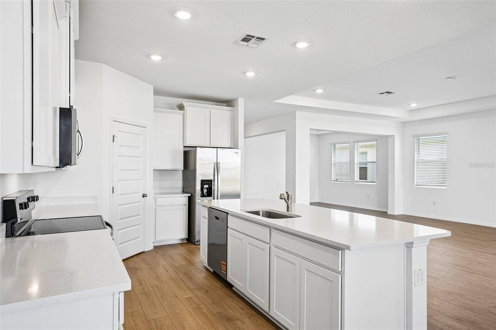 2265 HAMDEN WAY, Mount Dora, FL 32757 2265 HAMDEN WAY, Mount Dora, FL 32757