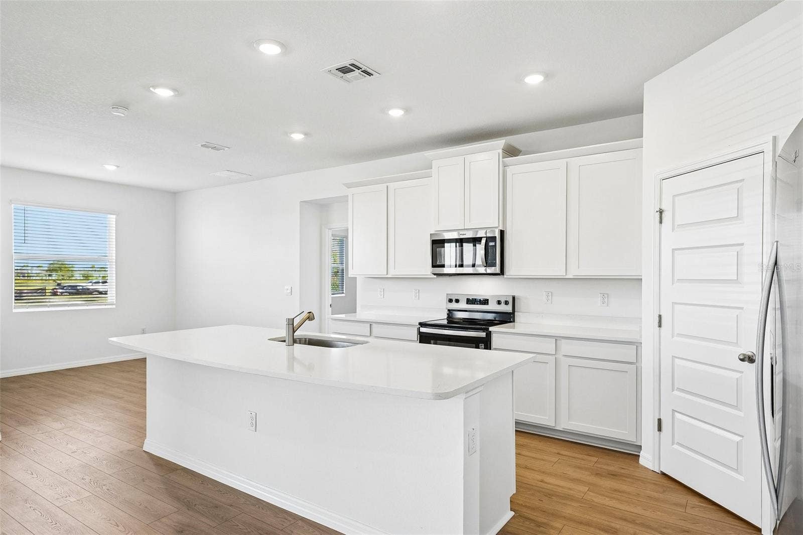 2265 HAMDEN WAY, Mount Dora, FL 32757 2265 HAMDEN WAY, Mount Dora, FL 32757
