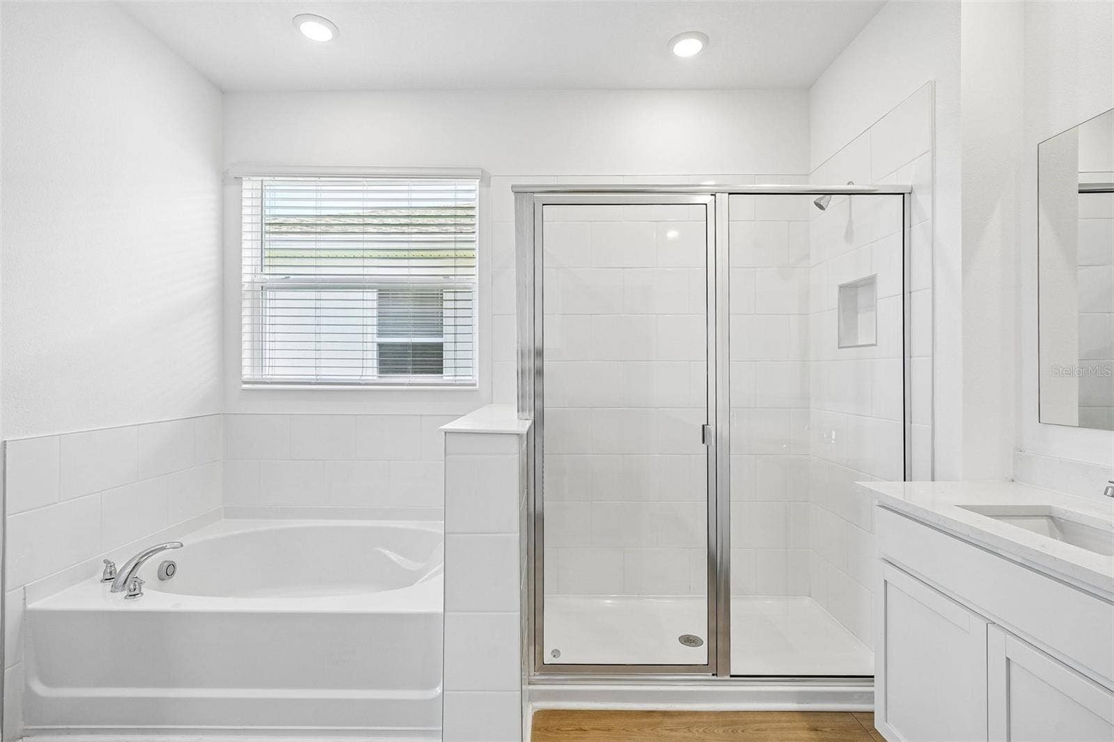 2265 HAMDEN WAY, Mount Dora, FL 32757 2265 HAMDEN WAY, Mount Dora, FL 32757