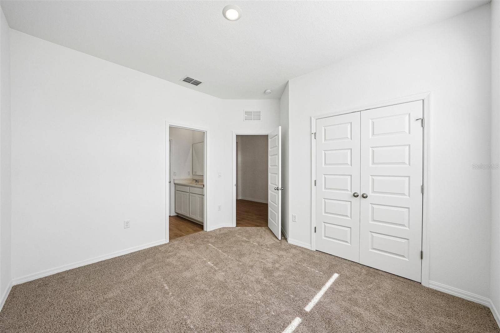 2265 HAMDEN WAY, Mount Dora, FL 32757 2265 HAMDEN WAY, Mount Dora, FL 32757