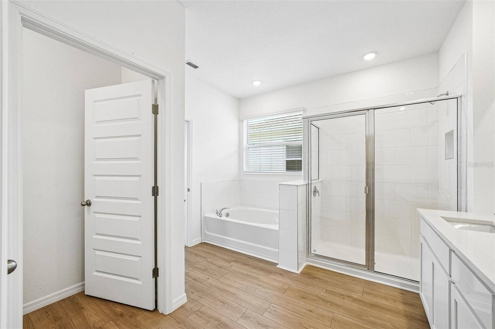 2265 HAMDEN WAY, Mount Dora, FL 32757 2265 HAMDEN WAY, Mount Dora, FL 32757