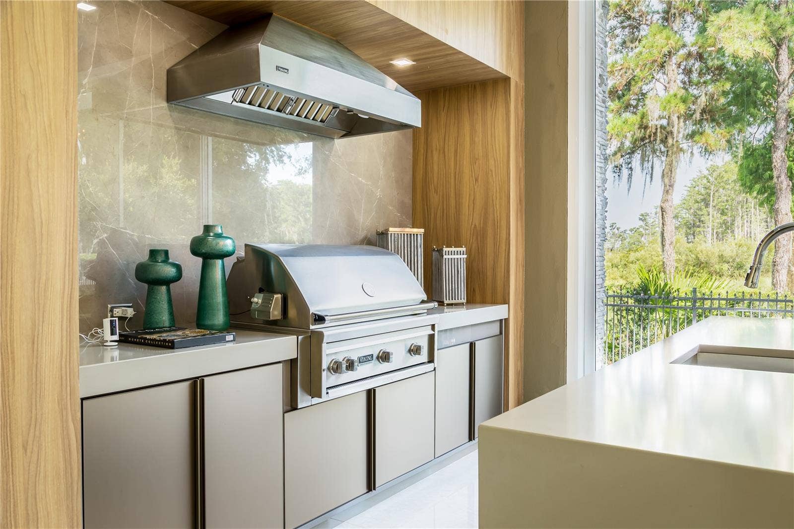 6719 VALHALLA WAY, Windermere, FL 34786 Summer Kitchen