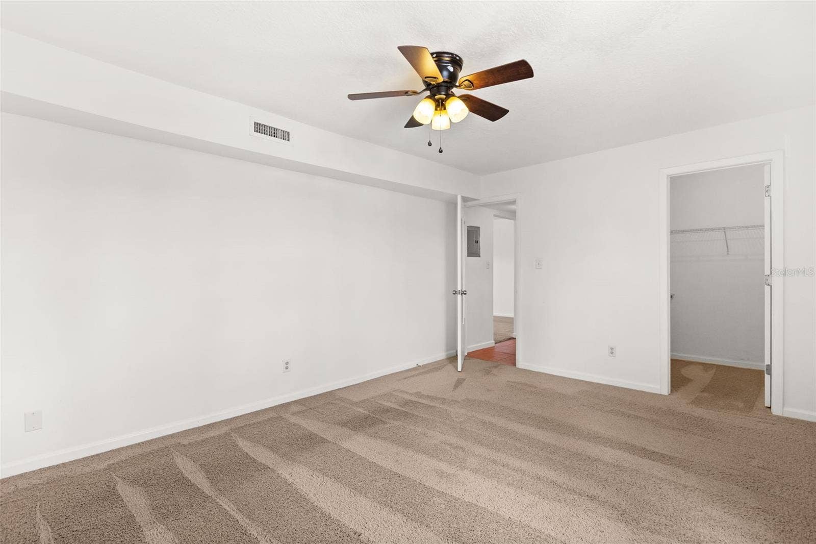 1000 S SEMORAN BOULEVARD, #302, Winter Park, FL 32792 1000 S SEMORAN BOULEVARD, #302, Winter Park, FL 32792