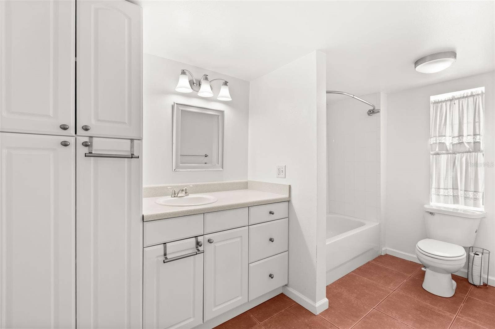 1000 S SEMORAN BOULEVARD, #302, Winter Park, FL 32792 bathroom