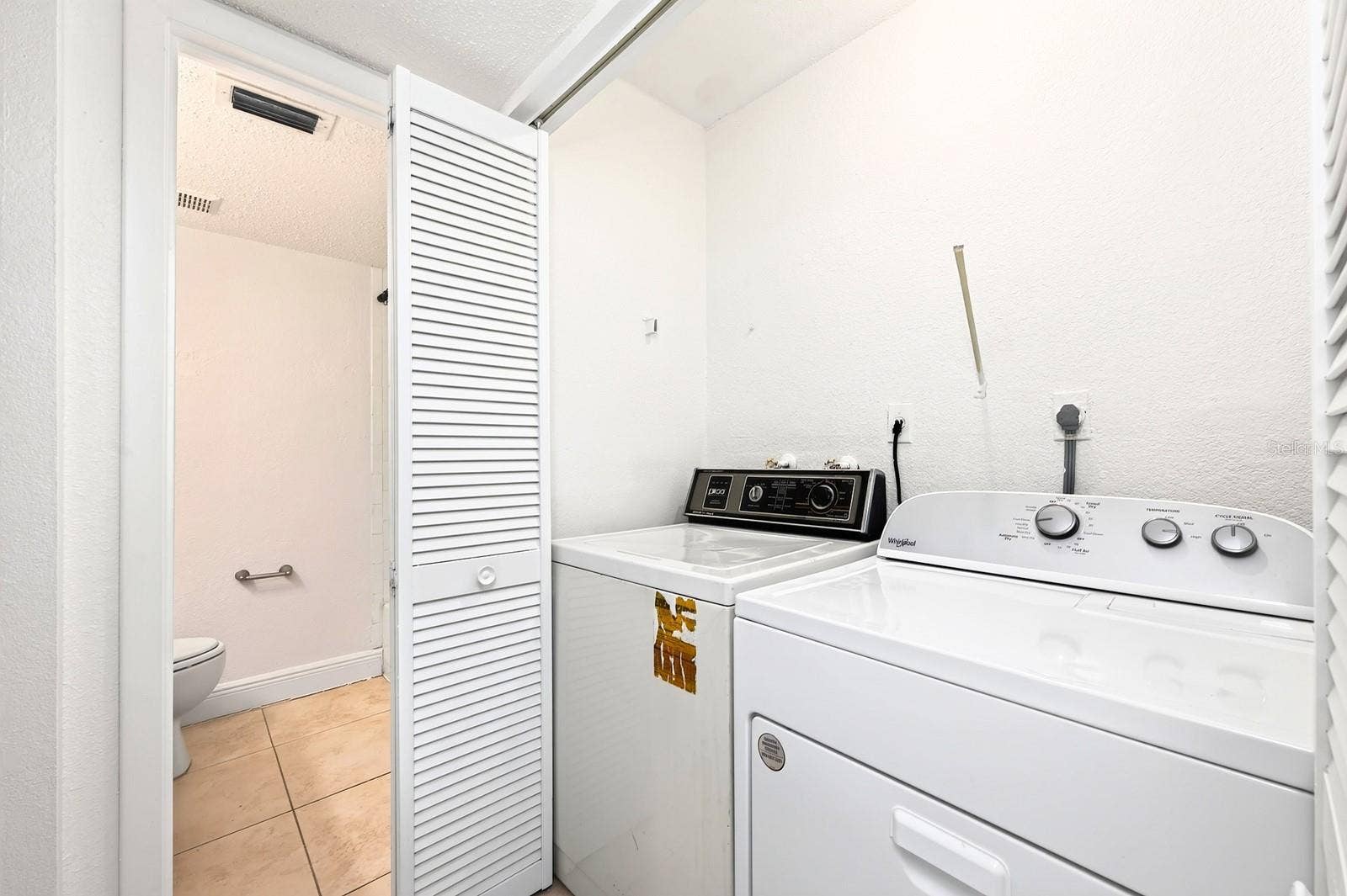 4737 S TEXAS AVENUE, #4737D, Orlando, FL 32839 Washer included!
