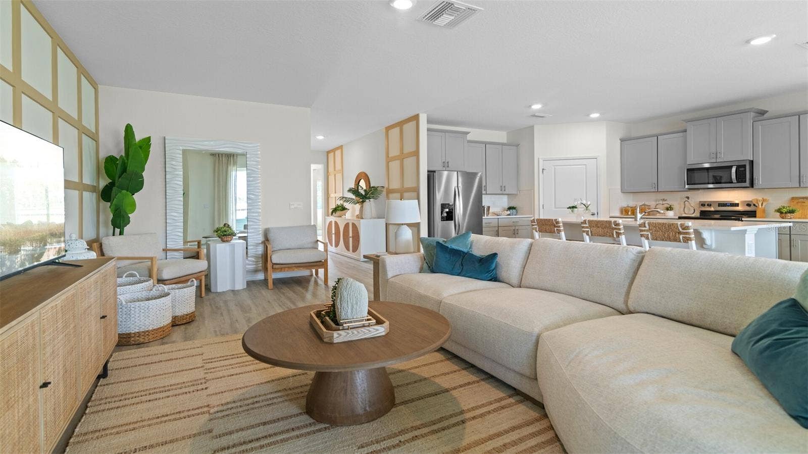 3033 KINGSMAN TRAIL, Ormond Beach, FL 32174 3033 KINGSMAN TRAIL, Ormond Beach, FL 32174