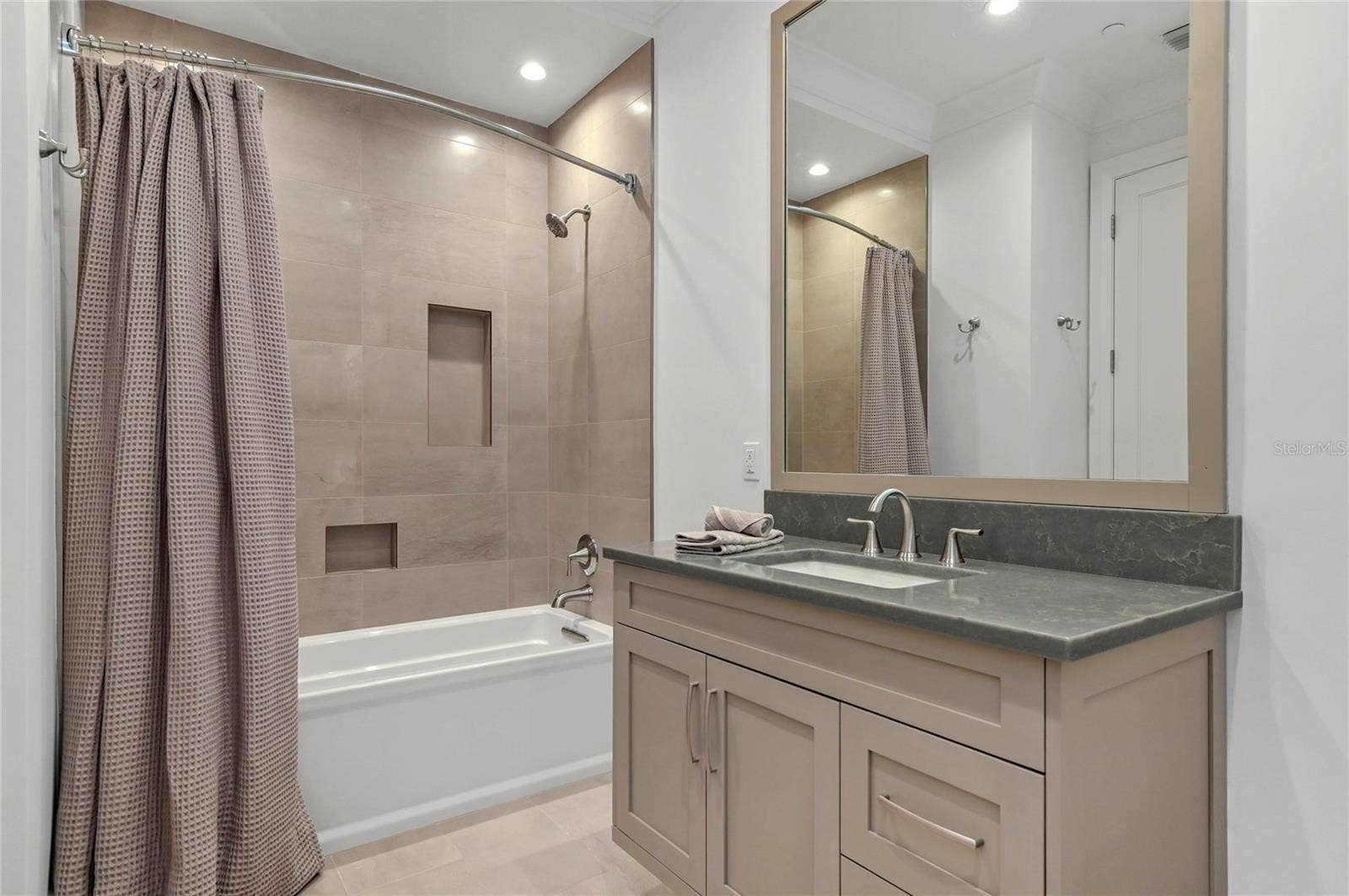 125 S INTERLACHEN AVENUE, #1, Winter Park, FL 32789