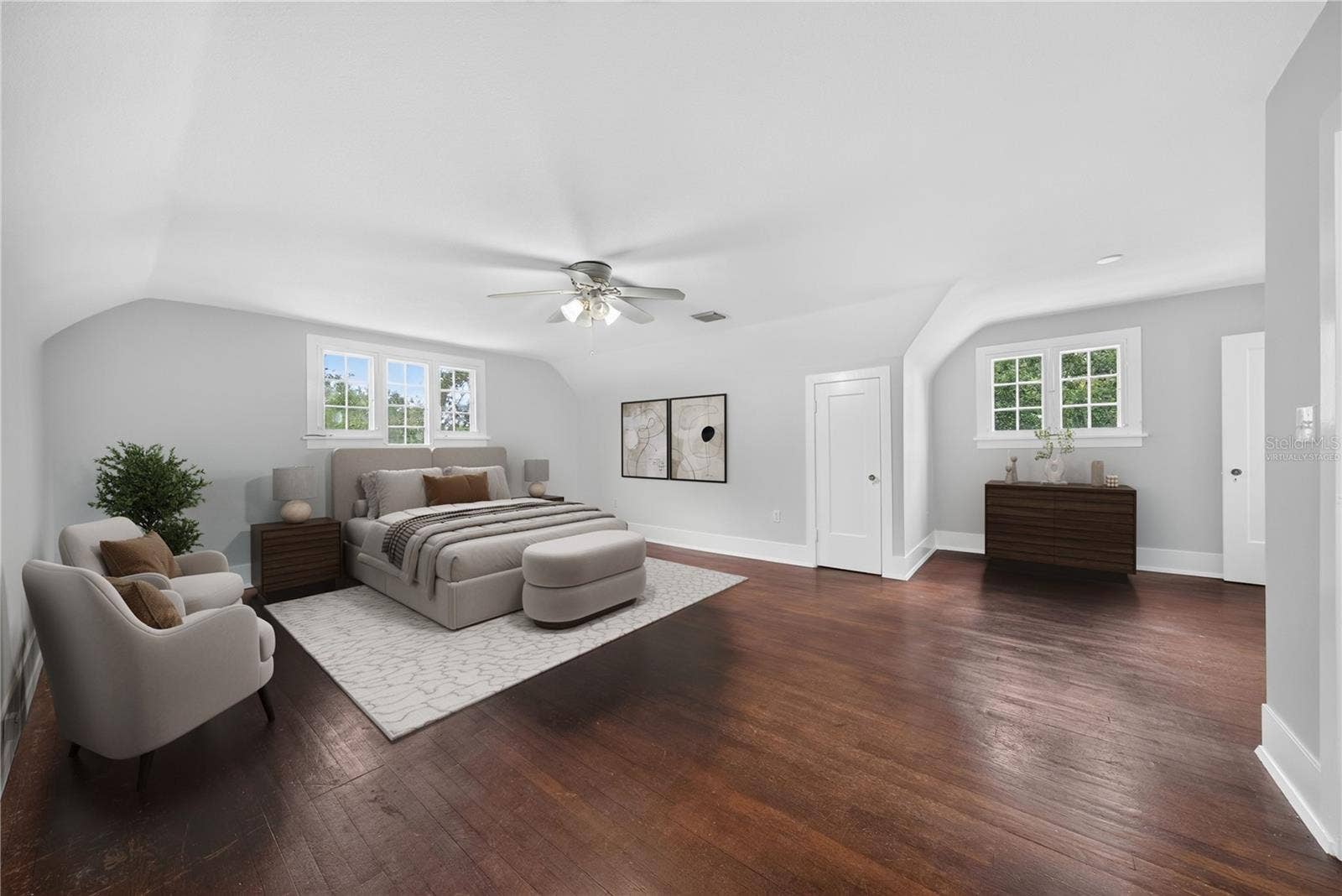 1216 GOLDEN LANE, Orlando, FL 32804 Virtually staged 2nd floor bedroom #2.