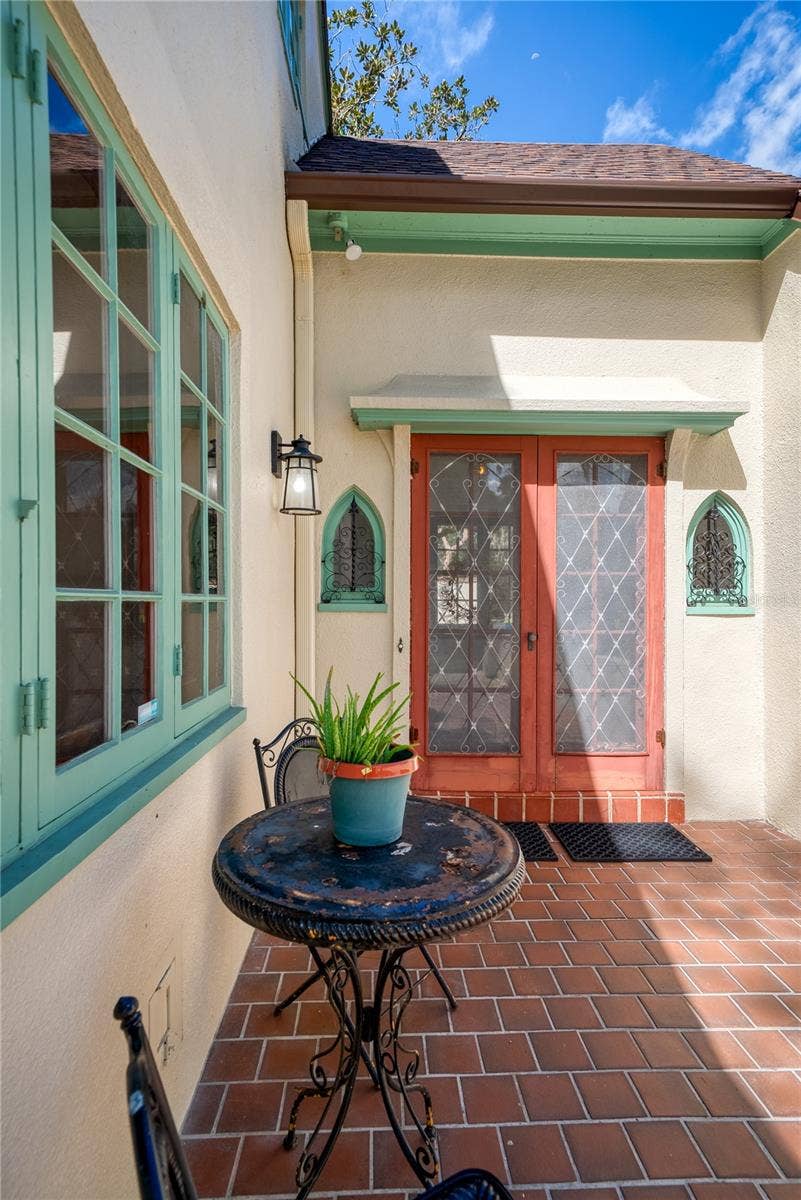 1216 GOLDEN LANE, Orlando, FL 32804 1216 GOLDEN LANE, Orlando, FL 32804