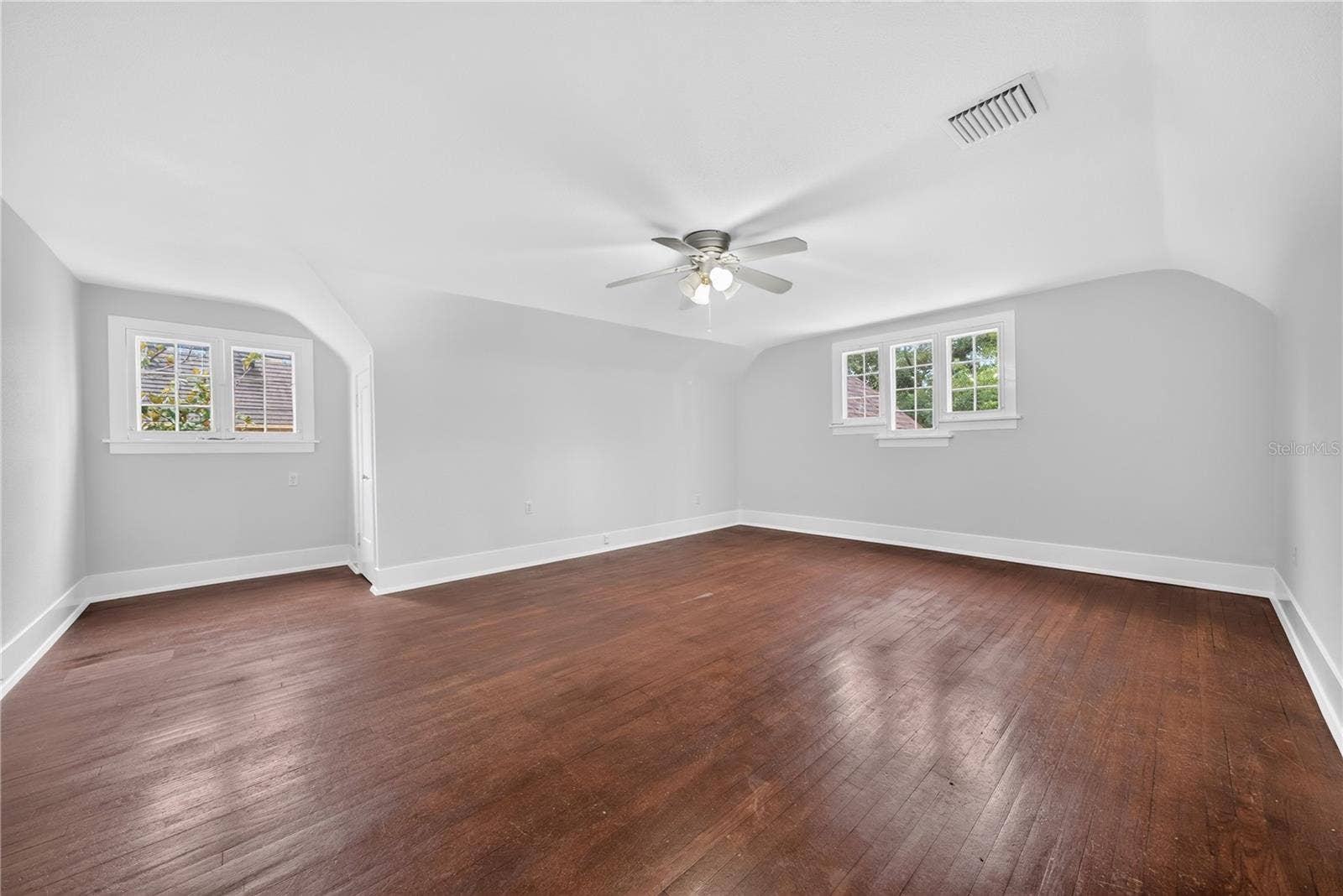 1216 GOLDEN LANE, Orlando, FL 32804 1216 GOLDEN LANE, Orlando, FL 32804