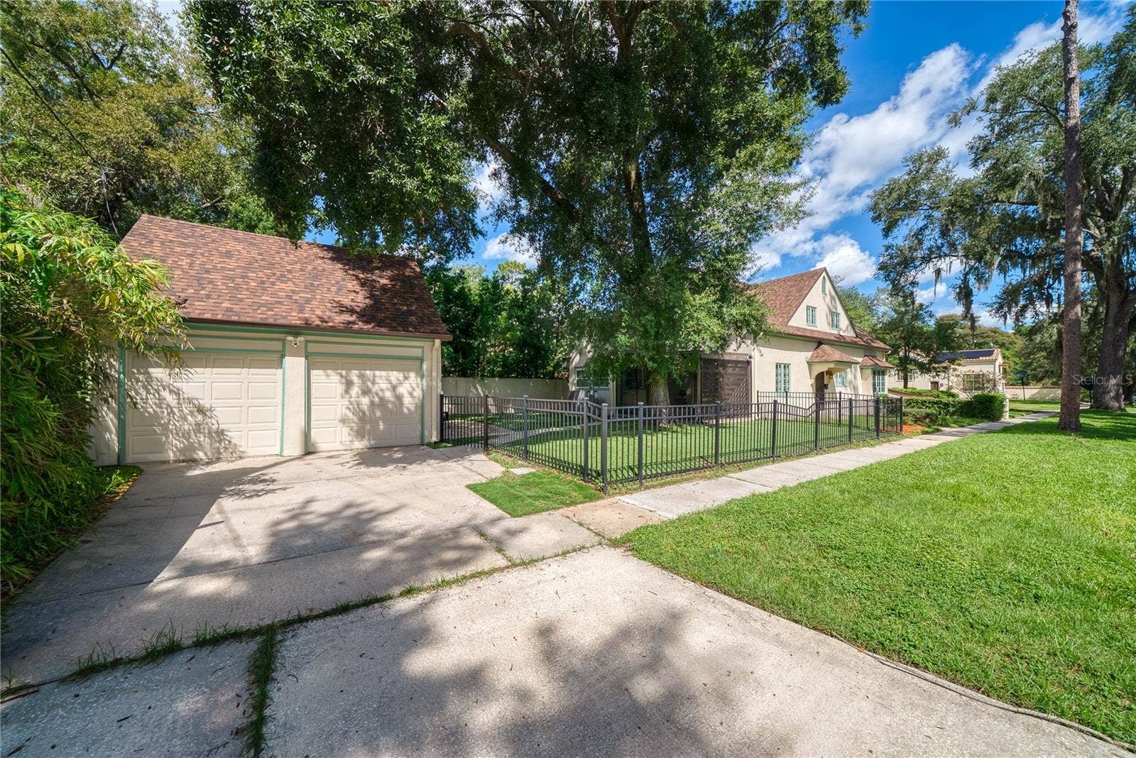 1216 GOLDEN LANE, Orlando, FL 32804 1216 GOLDEN LANE, Orlando, FL 32804