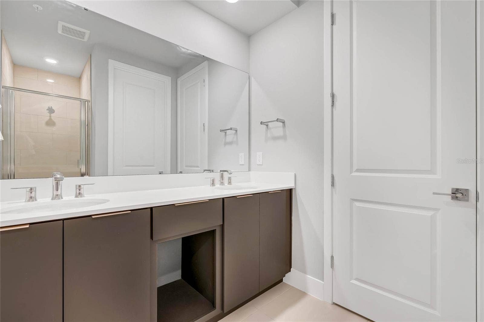 7740 SANDY RIDGE DRIVE, #241 BLDG 44, Reunion, FL 34747 7740 SANDY RIDGE DRIVE, #241 BLDG 44, Reunion, FL 34747