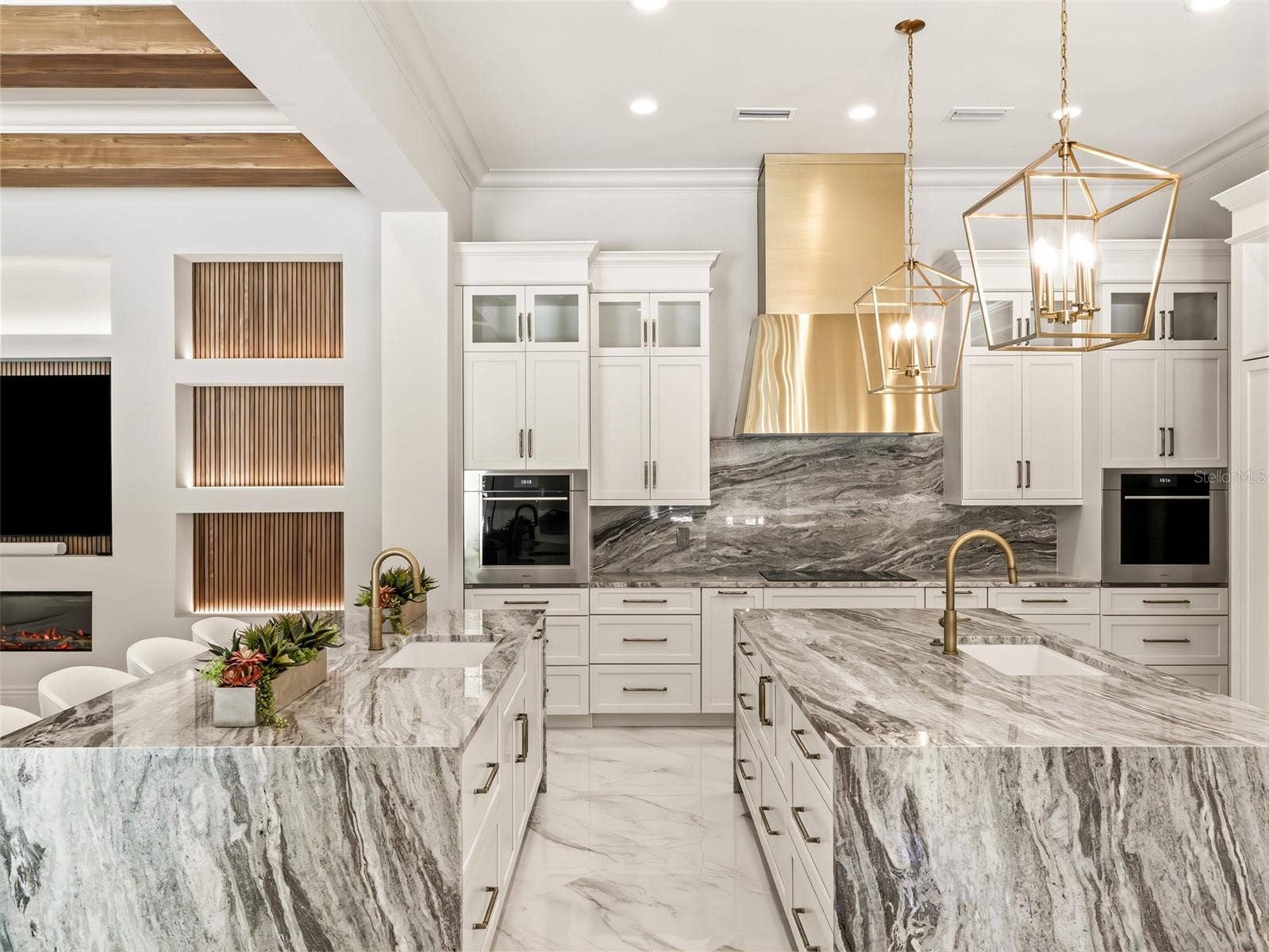 9921 LAKE LOUISE DRIVE, Windermere, FL 34786 9921 LAKE LOUISE DRIVE, Windermere, FL 34786