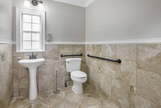 604 N SINCLAIR AVENUE, Tavares, FL 32778 604 N SINCLAIR AVENUE, Tavares, FL 32778