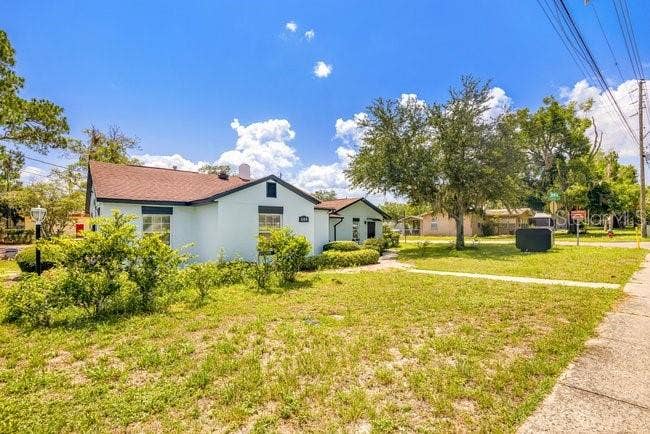 604 N SINCLAIR AVENUE, Tavares, FL 32778 604 N SINCLAIR AVENUE, Tavares, FL 32778