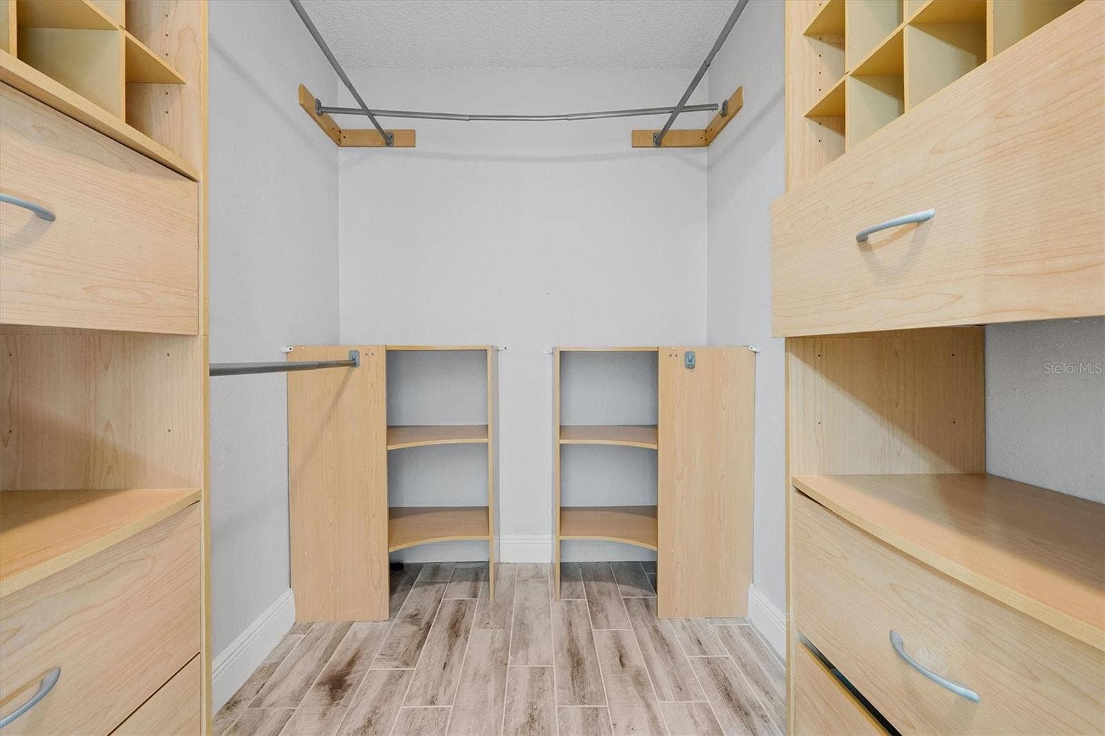 8405 WAIALAE COURT, Orlando, FL 32819 Walk-in Master bedroom closet