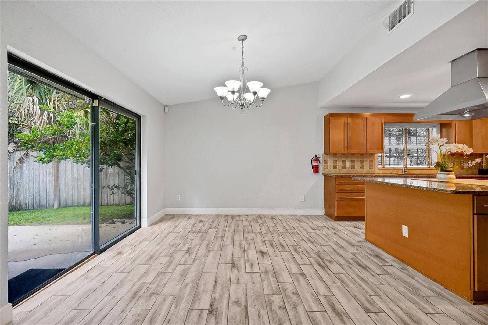 8405 WAIALAE COURT, Orlando, FL 32819 Dining room