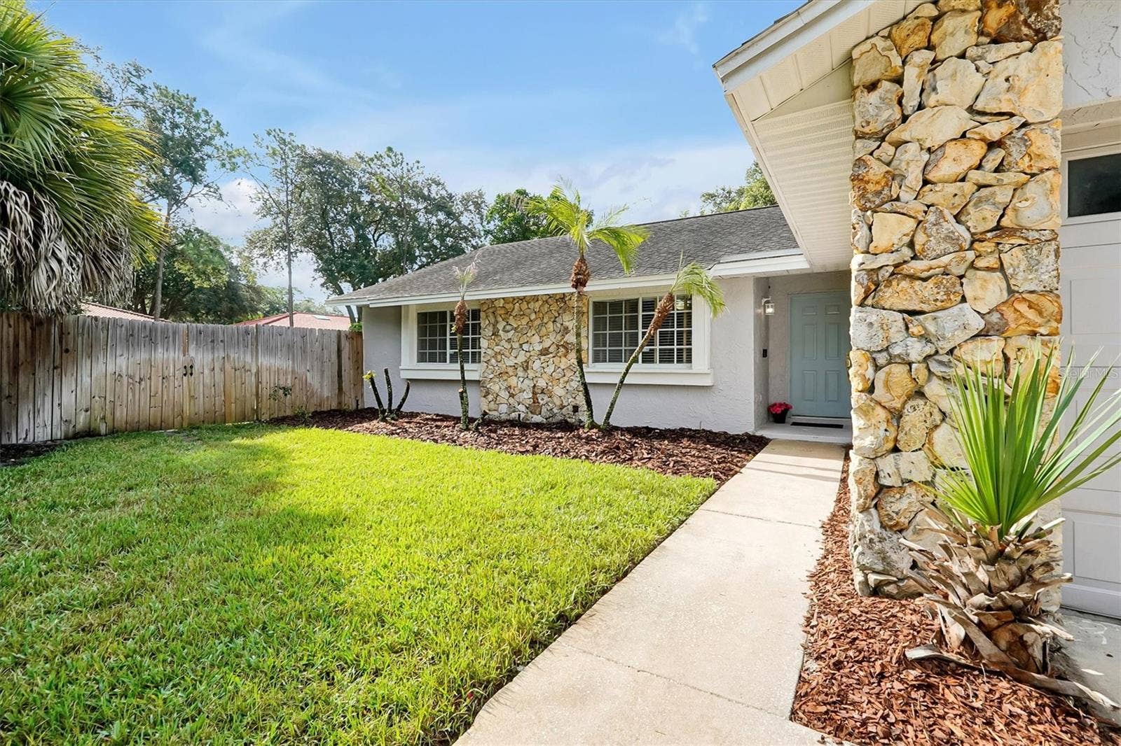 8405 WAIALAE COURT, Orlando, FL 32819 Front of house