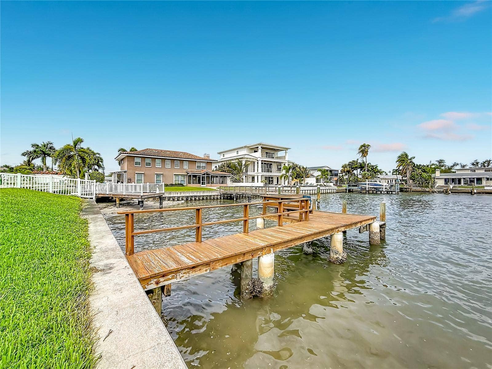 720 CAPRI BOULEVARD, St Petersburg, FL 33706 720 CAPRI BOULEVARD, St Petersburg, FL 33706