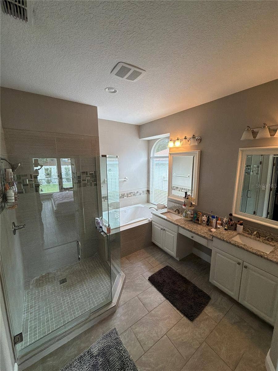 10133 FACET COURT, Orlando, FL 32836 Master bathroom