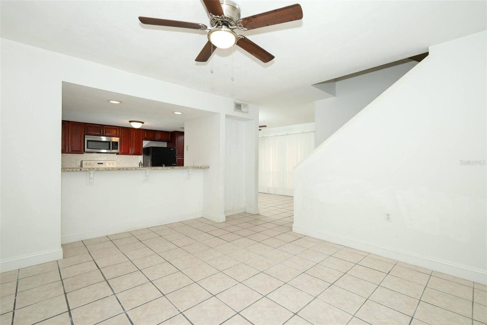 3994 CRAYRICH CIRCLE, #C4, Orlando, FL 32839 living room