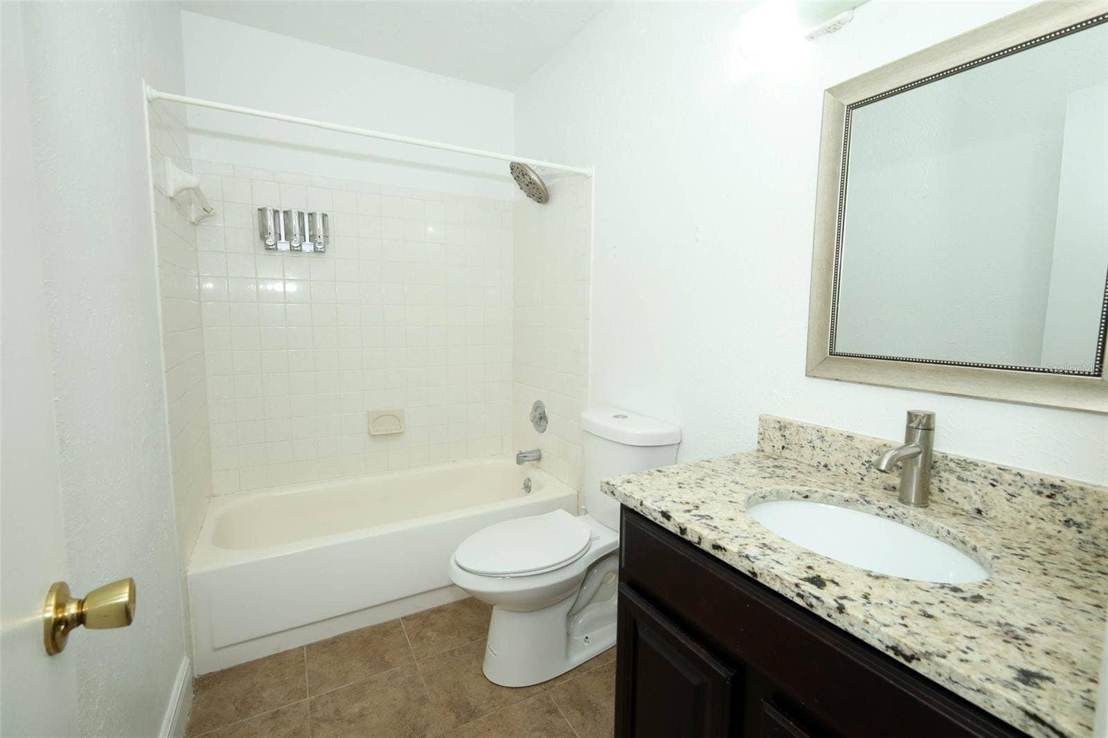 3994 CRAYRICH CIRCLE, #C4, Orlando, FL 32839 2nd bathroom