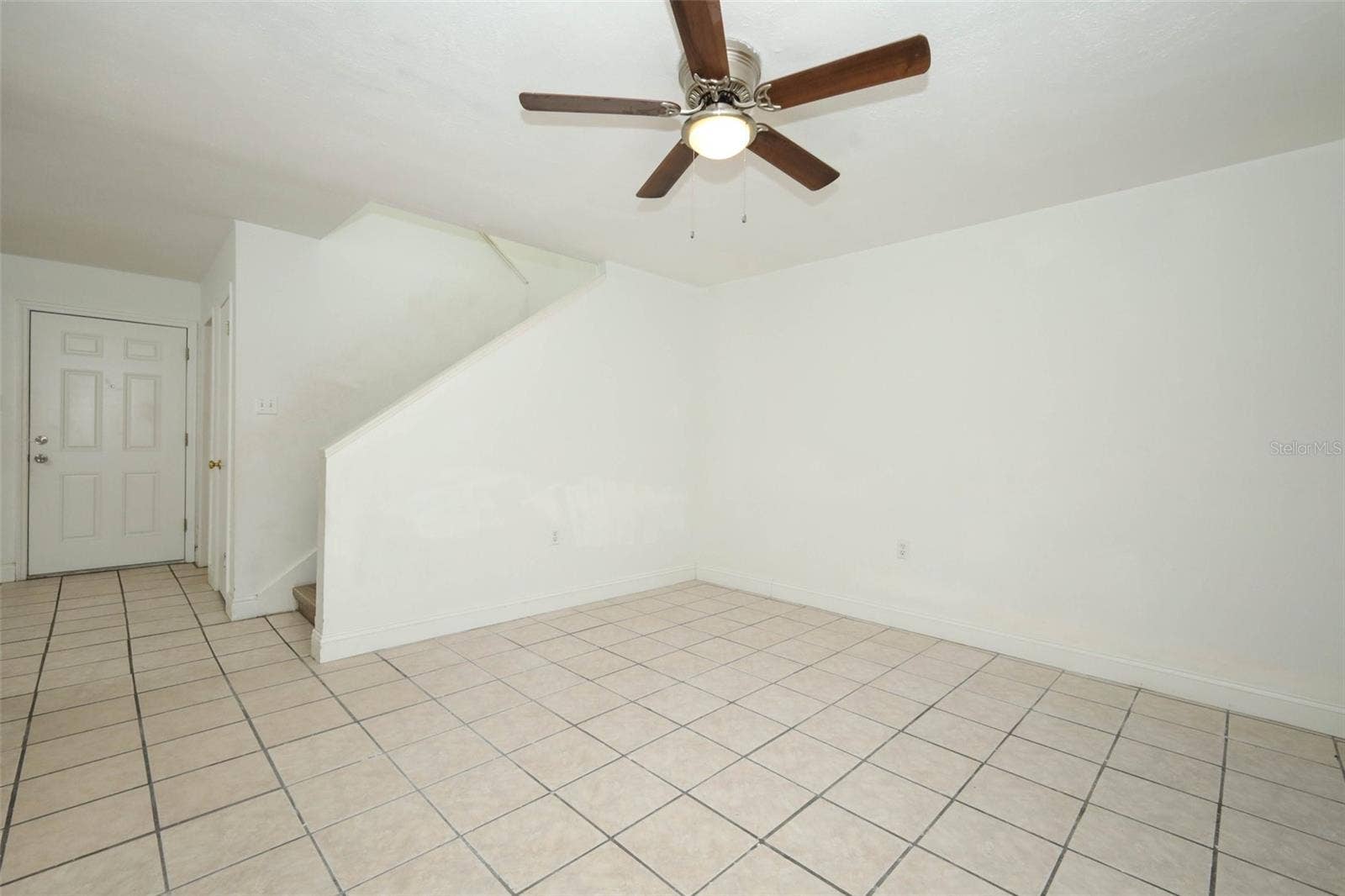 3994 CRAYRICH CIRCLE, #C4, Orlando, FL 32839 living room