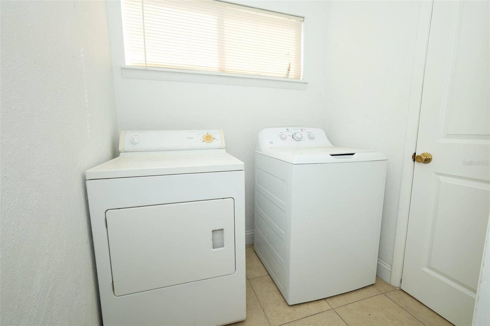 3994 CRAYRICH CIRCLE, #C4, Orlando, FL 32839 upstairs laundry room