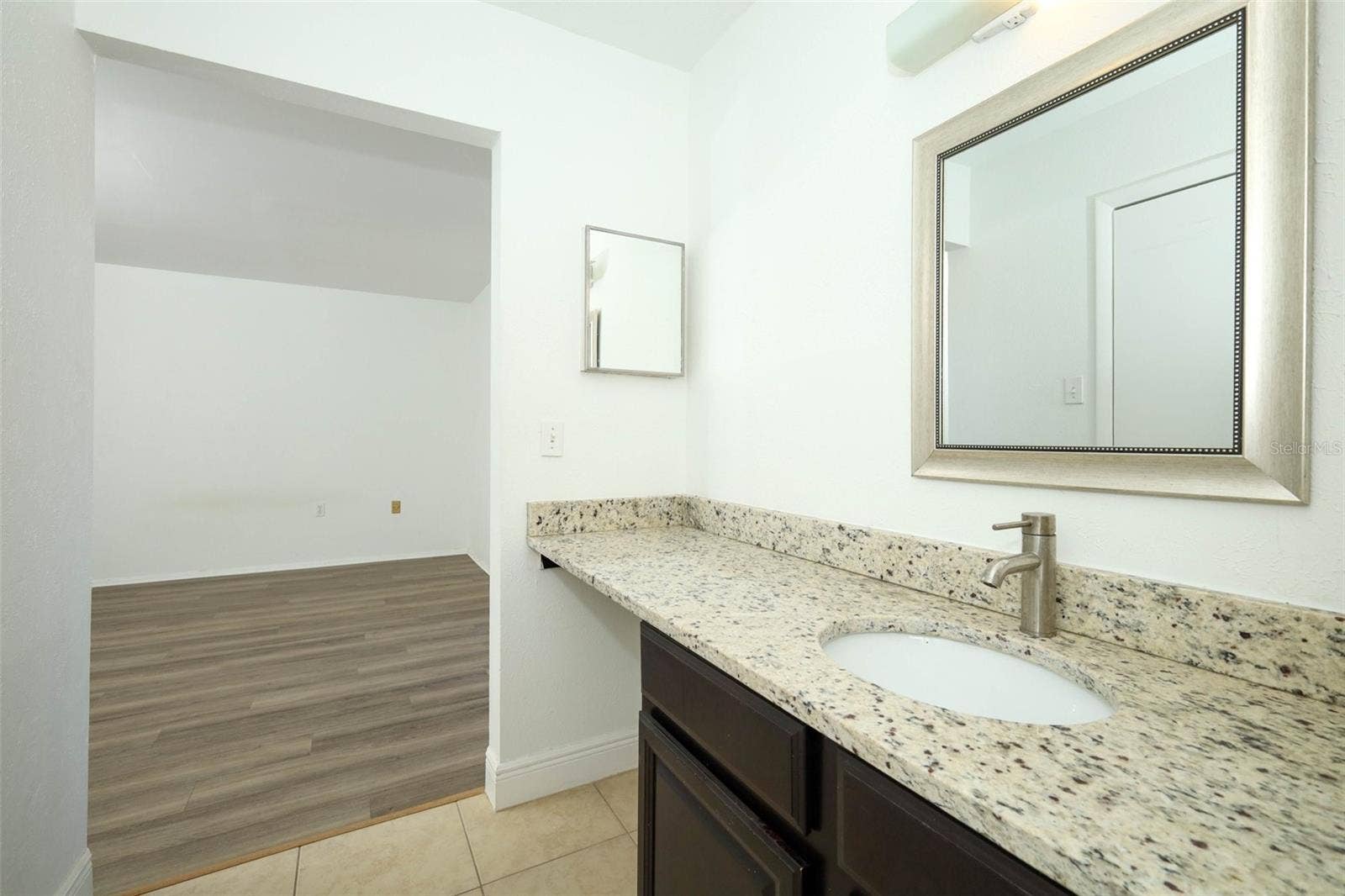 3994 CRAYRICH CIRCLE, #C4, Orlando, FL 32839 primary bathroom