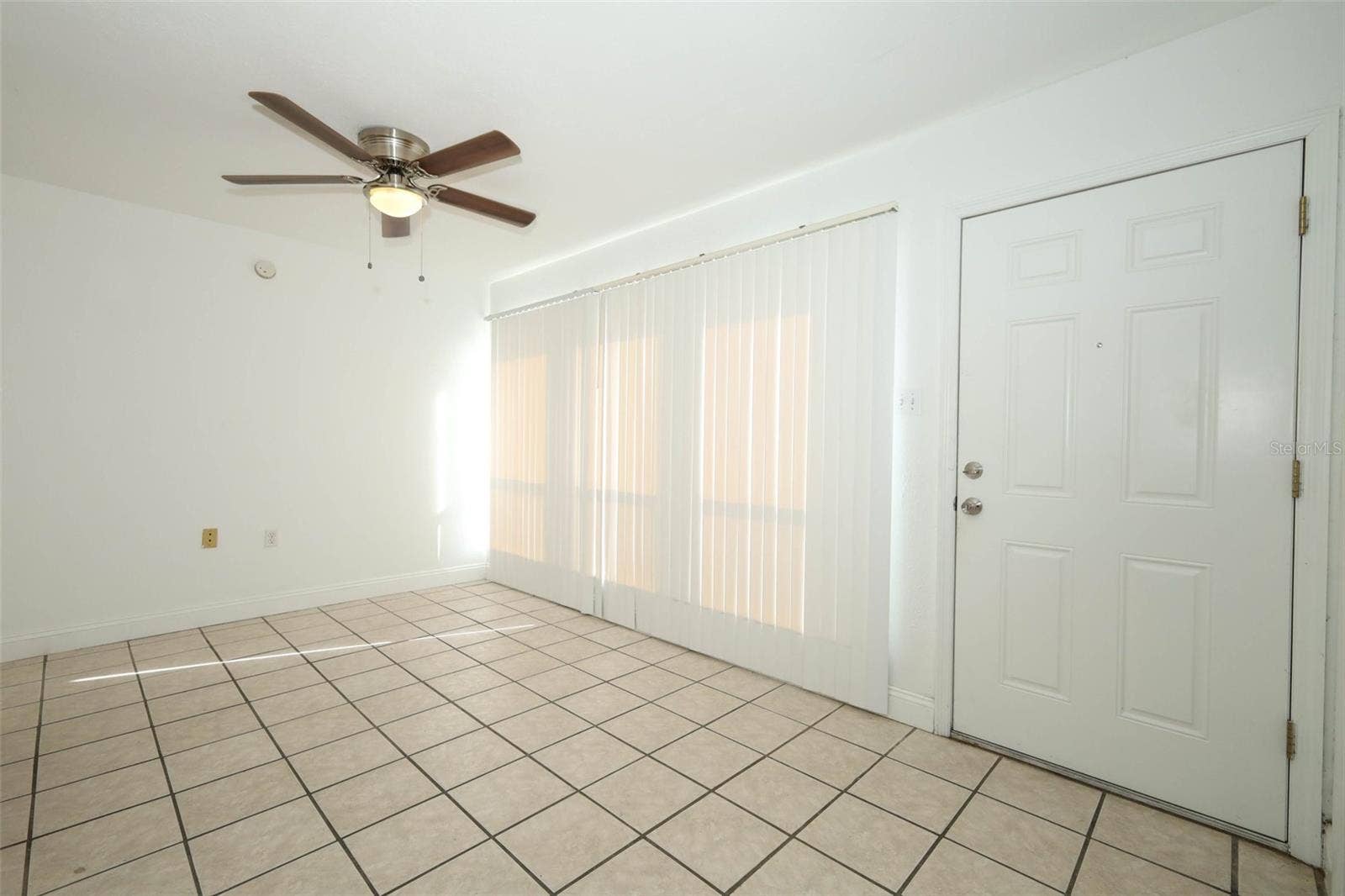 3994 CRAYRICH CIRCLE, #C4, Orlando, FL 32839 dining room