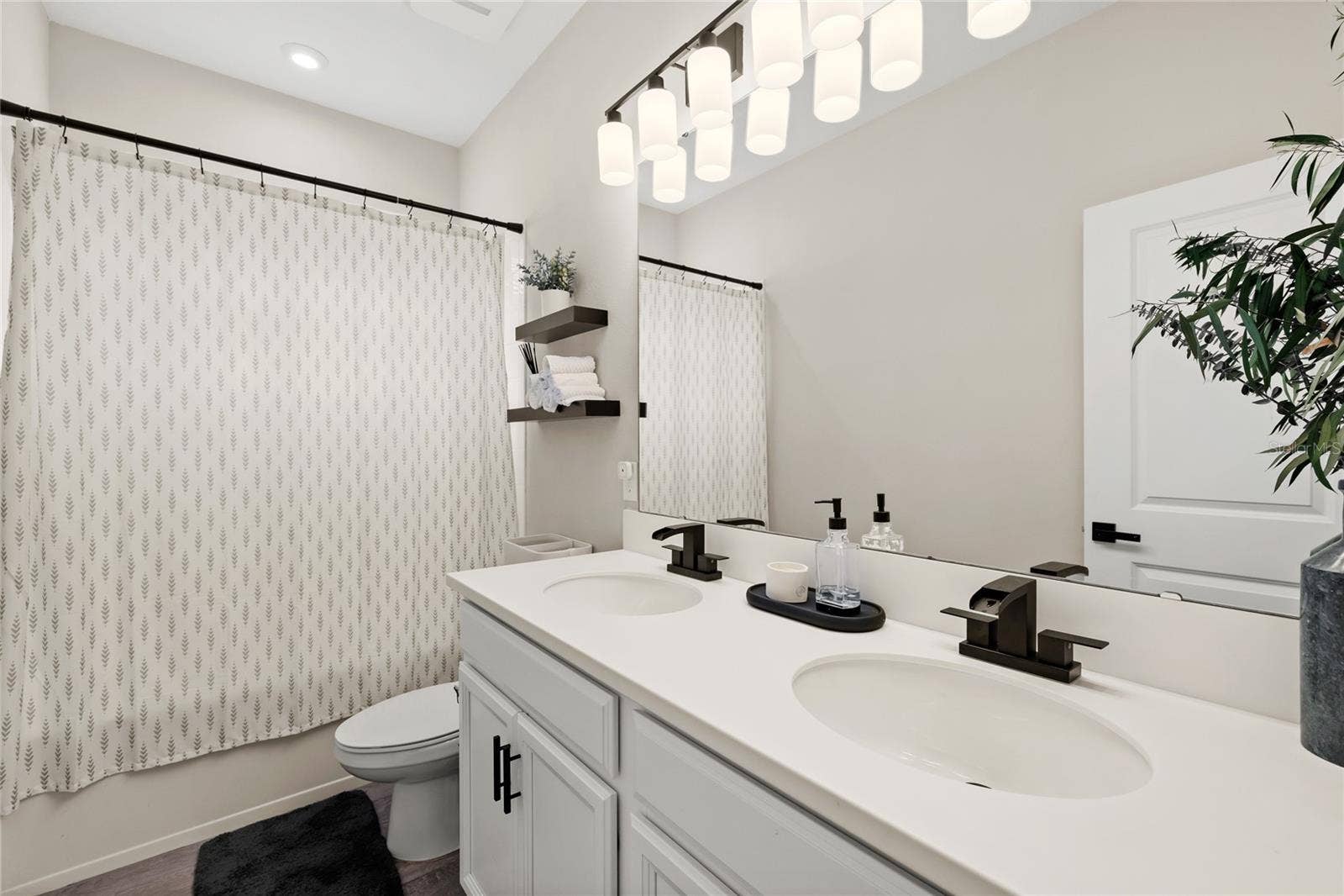 1122 WILDMEADOW RUN, Winter Park, FL 32792 Guest Bathroom
