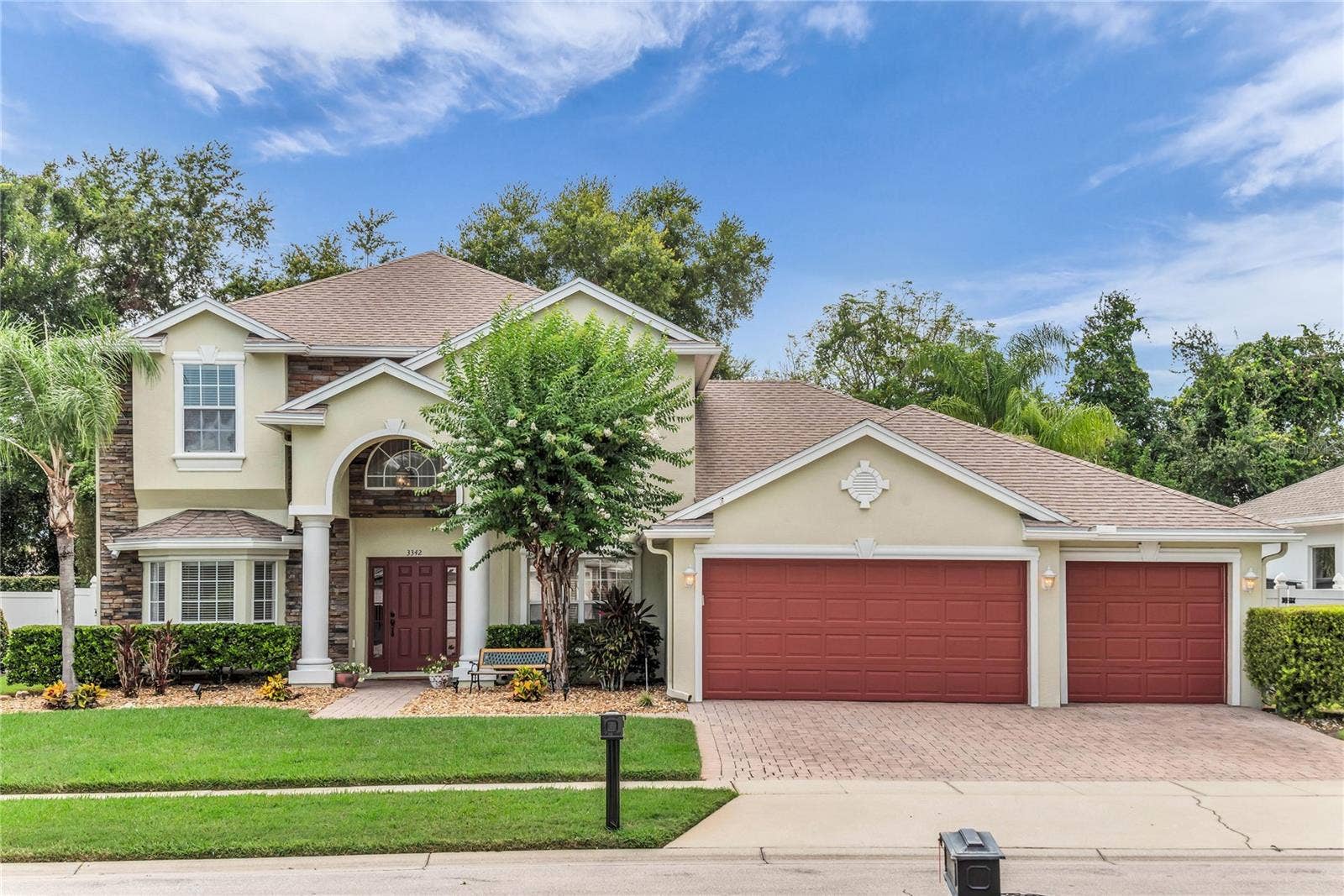 3342 HERRINGRIDGE DRIVE, Orlando, FL 32812 5 bedroom/ 4 full bathroom POOL home with 3 car garage