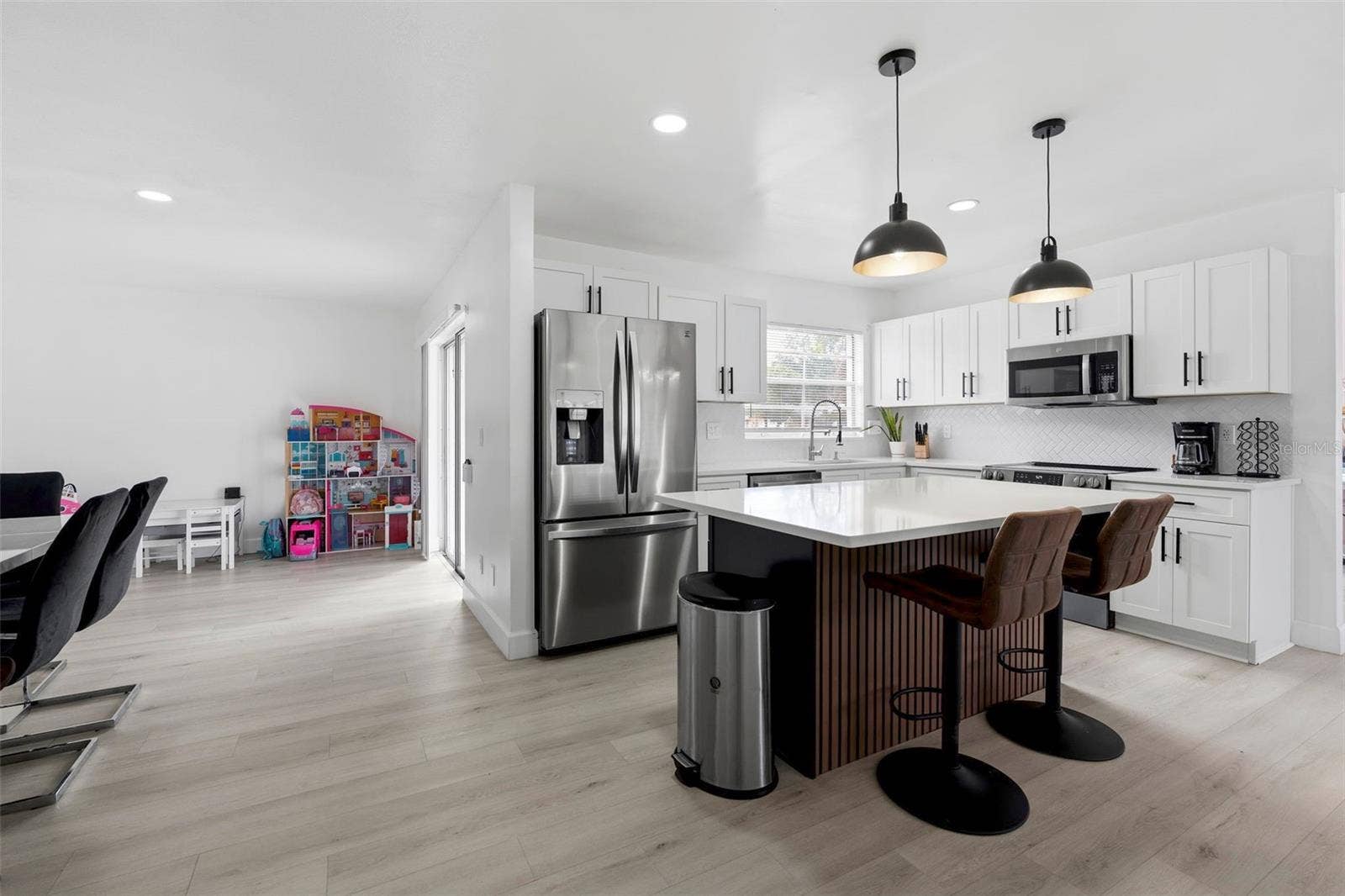 10500 RAMBLEWOOD ROAD, Orlando, FL 32837 10500 RAMBLEWOOD ROAD, Orlando, FL 32837