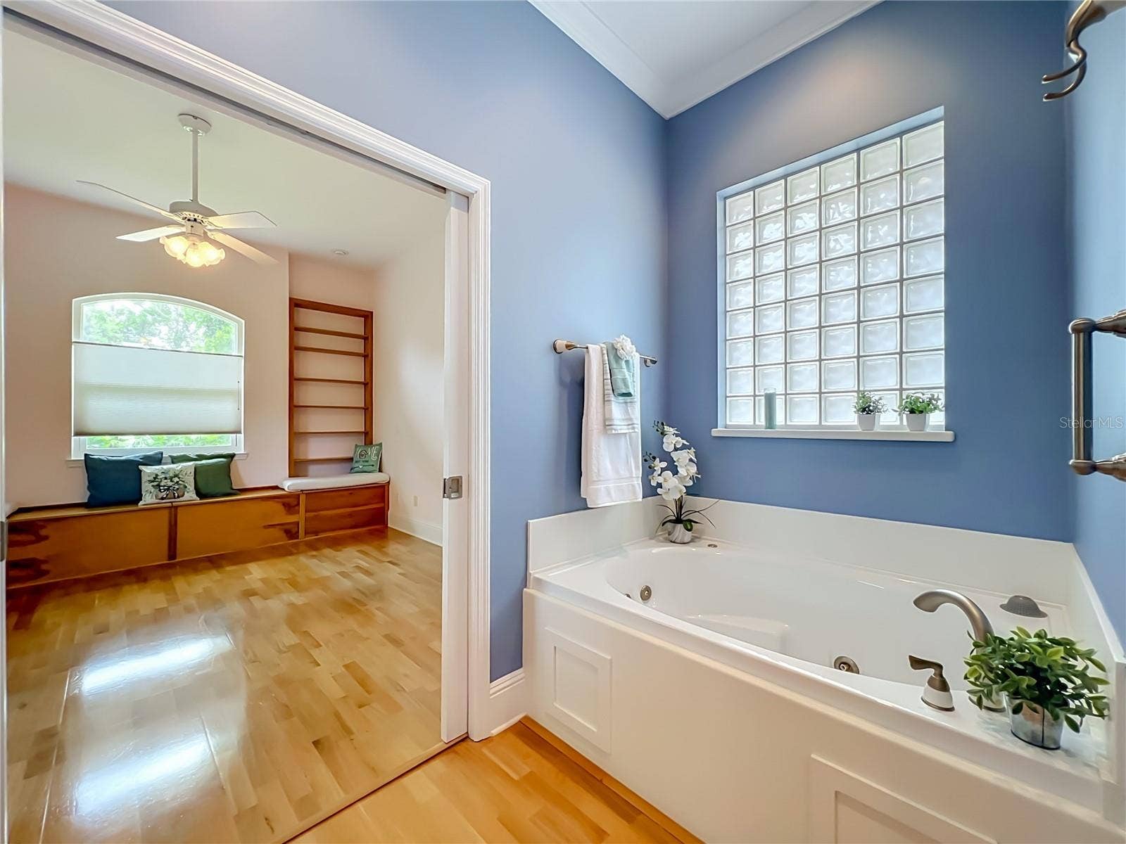 2667 COCHISE TRAIL, Winter Park, FL 32789 PRIMARY JACUZZI SOAKING TUB