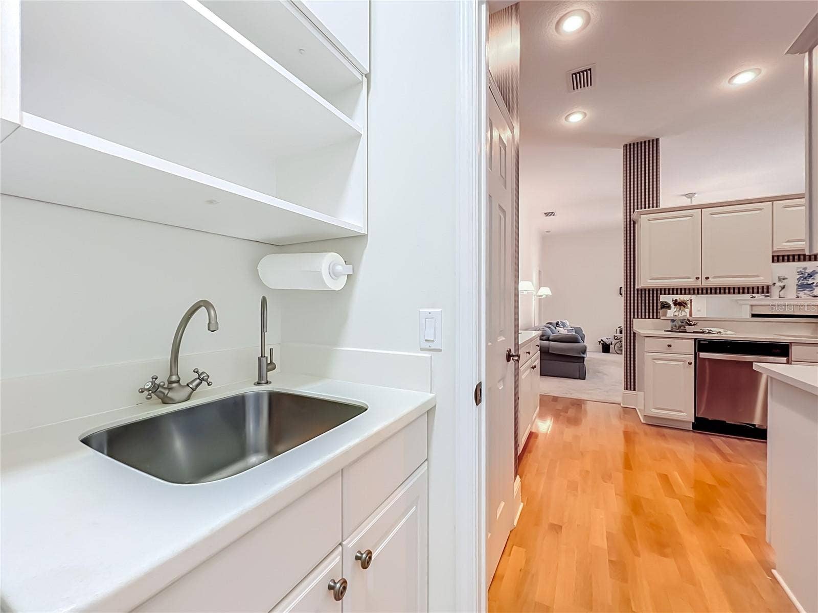 2667 COCHISE TRAIL, Winter Park, FL 32789 LAUNDRY UTILITY SINK