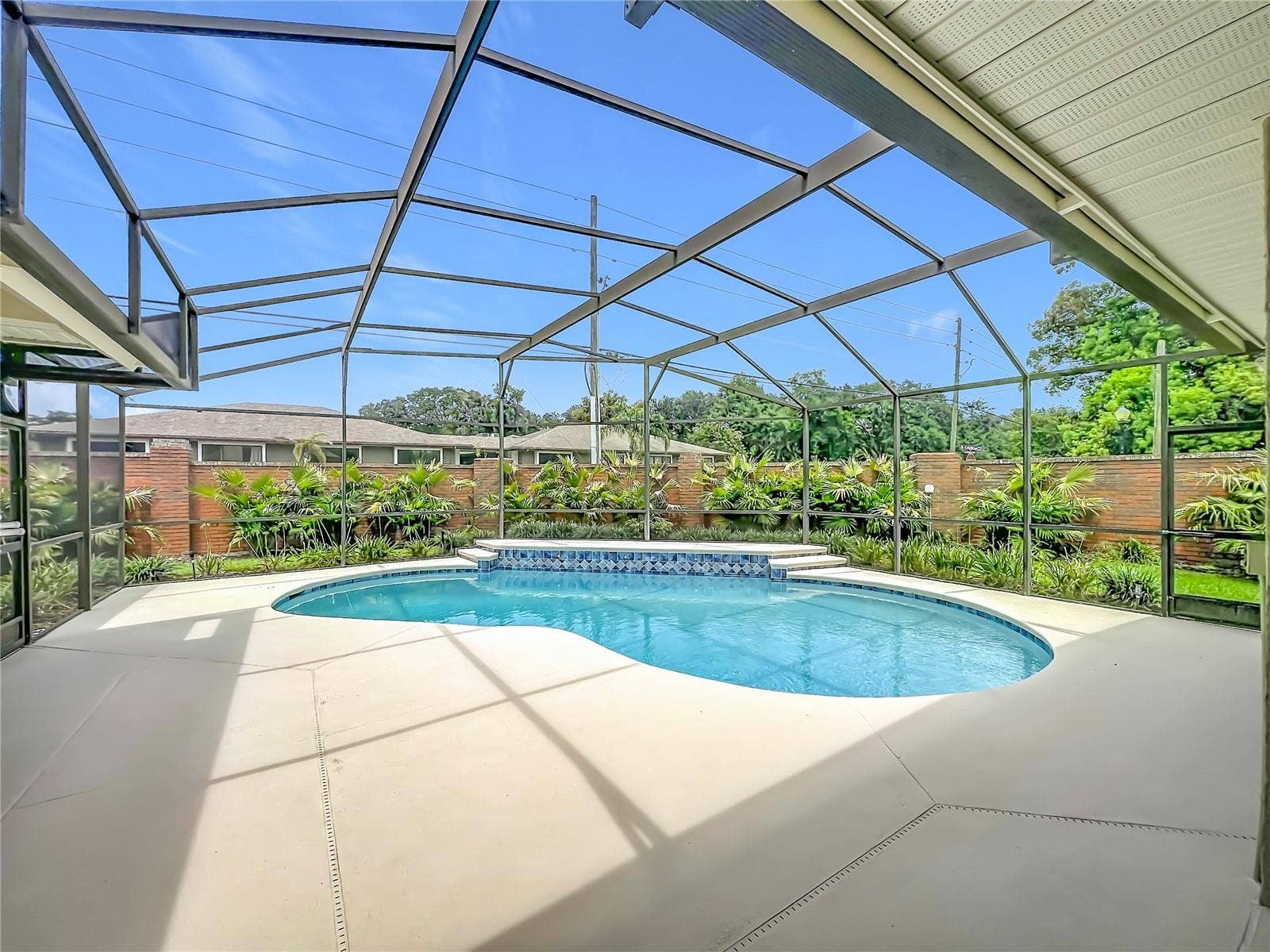 2667 COCHISE TRAIL, Winter Park, FL 32789 BEAUTIFUL SCREENED POOL AND LANAI
