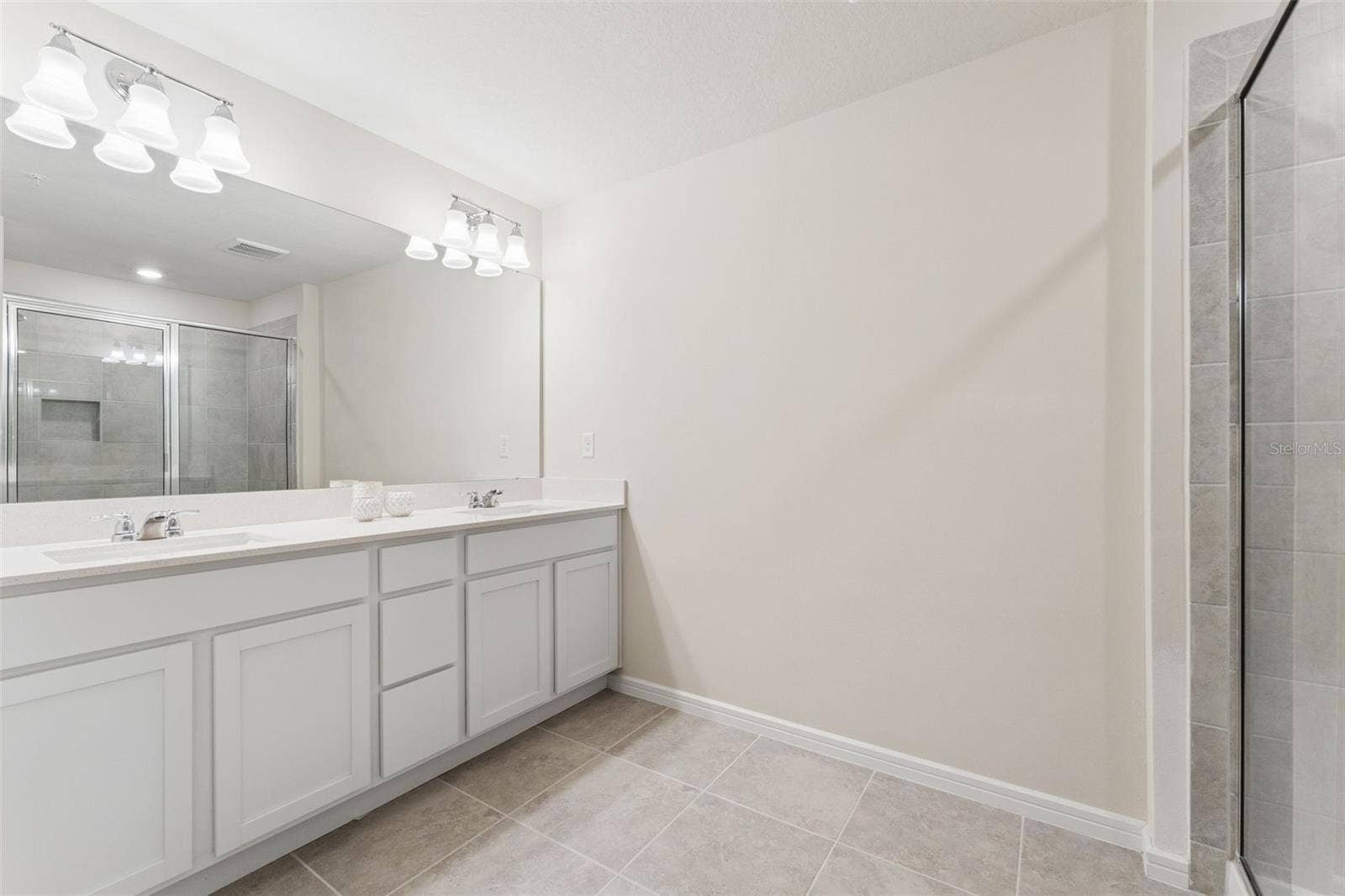 2017 CANNY COVE, Winter Park, FL 32792 Primary En-Suite Bath