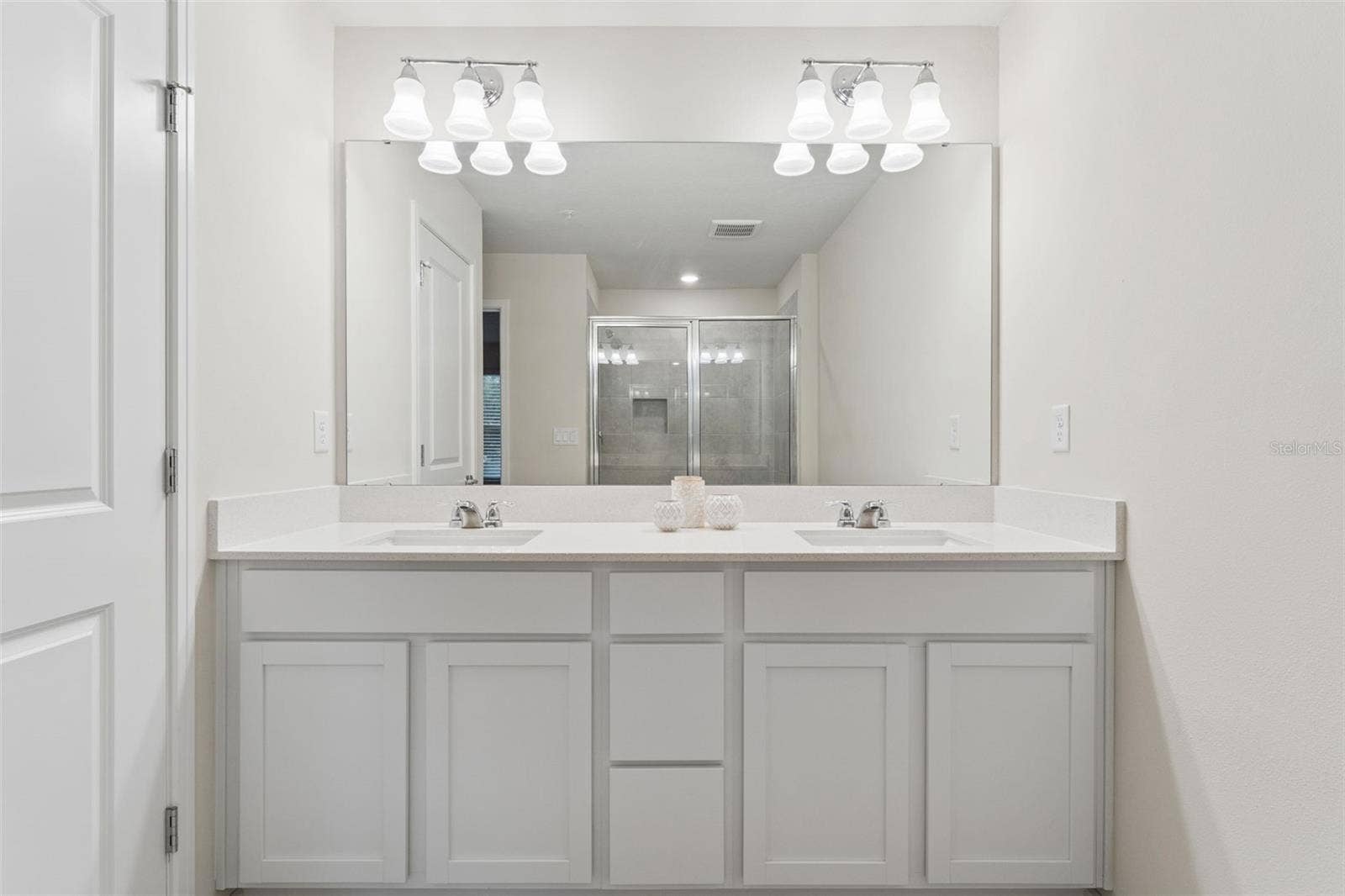 2017 CANNY COVE, Winter Park, FL 32792 Primary En-Suite Bath