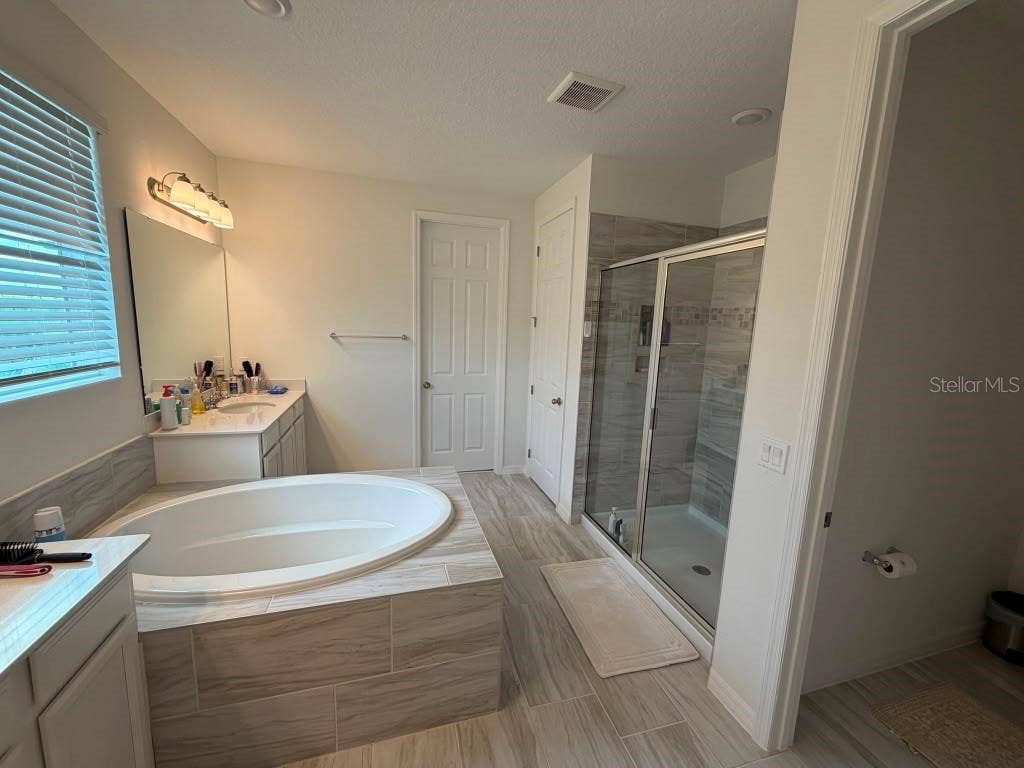 16091 SILVER BROOK WAY, Winter Garden, FL 34787 16091 SILVER BROOK WAY, Winter Garden, FL 34787