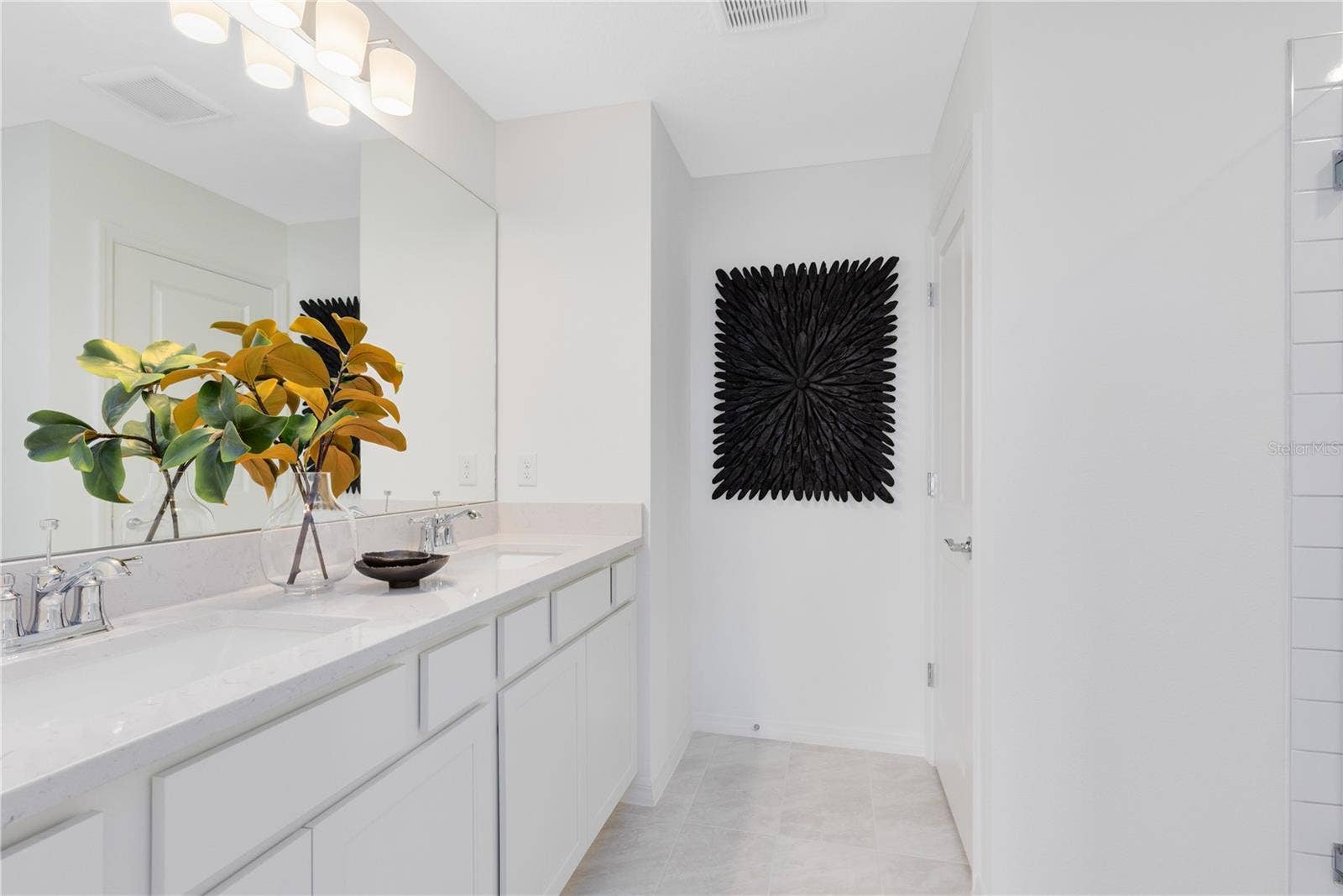 4580 ORCHARD VIEW ALLEY, Clermont, FL 34714 Model Home Design Only. Pictures and furnishings are for illustrative purposes only. Elevations, colors and options may vary. Furniture is for model home staging only.