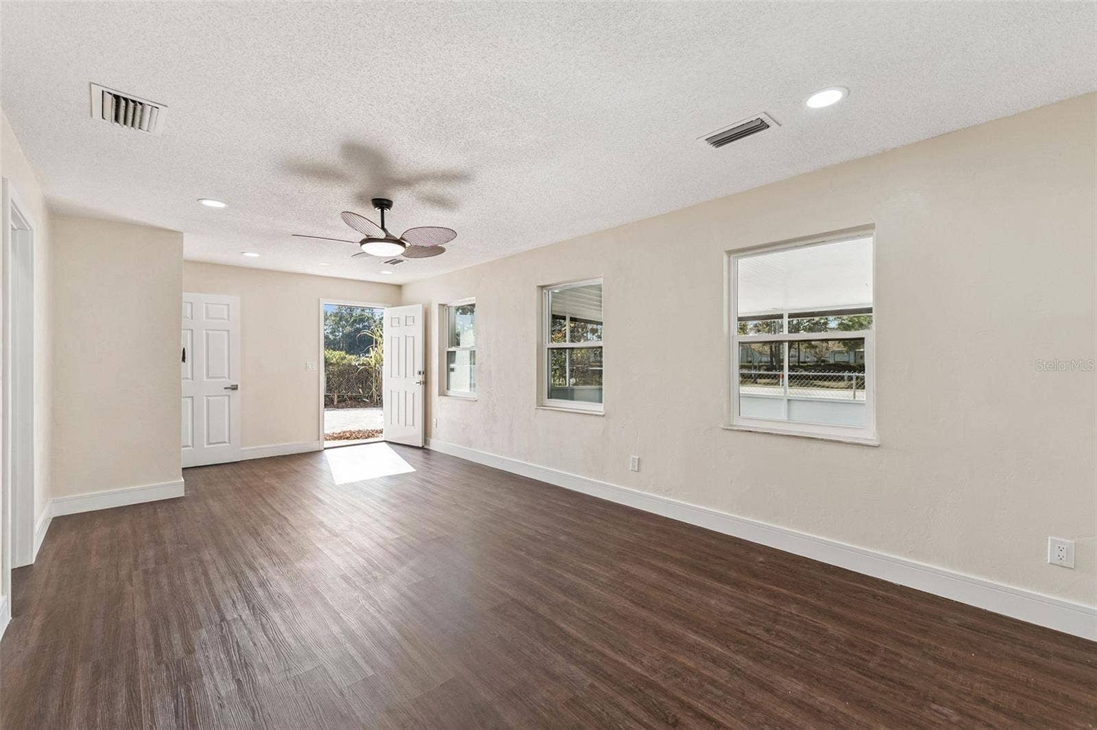 1070 N LIBBY COURT, Daytona Beach, FL 32117