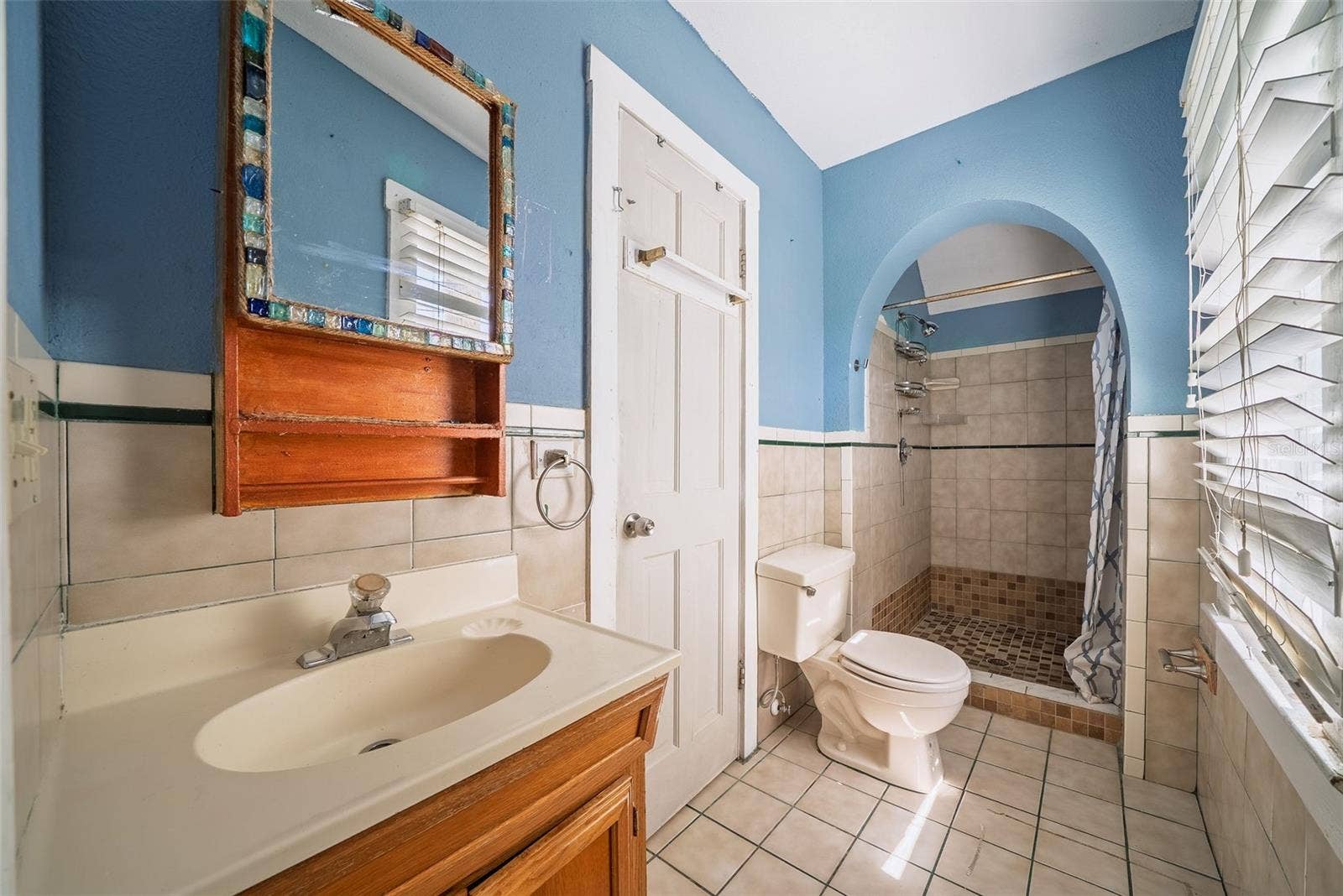 813 GREENWOOD STREET, Orlando, FL 32801 813 GREENWOOD STREET, Orlando, FL 32801