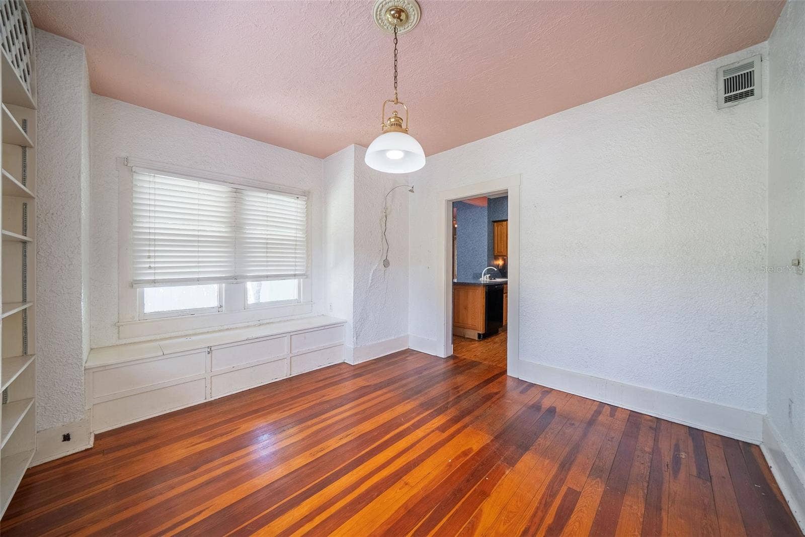 813 GREENWOOD STREET, Orlando, FL 32801 813 GREENWOOD STREET, Orlando, FL 32801
