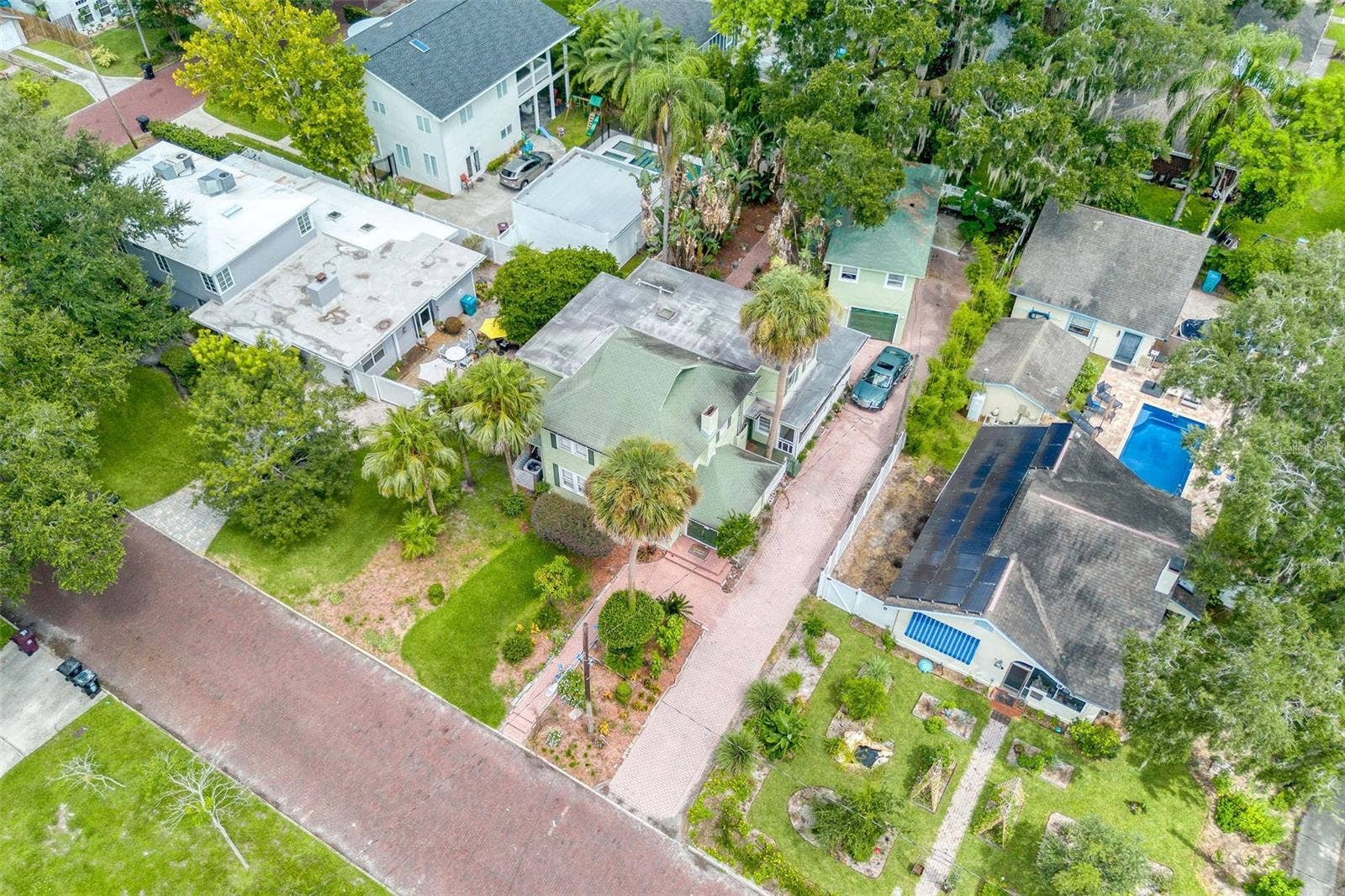 813 GREENWOOD STREET, Orlando, FL 32801 813 GREENWOOD STREET, Orlando, FL 32801
