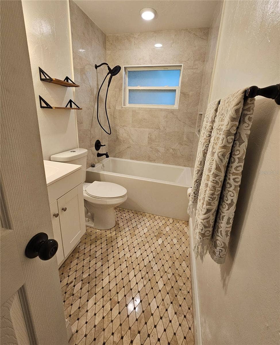 1903 SIMONTON AVENUE, Orlando, FL 32806 1903 SIMONTON AVENUE, Orlando, FL 32806