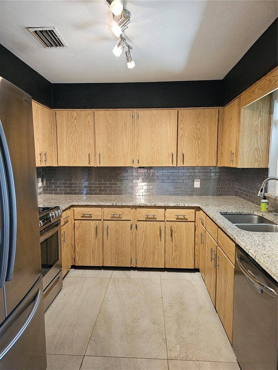 1903 SIMONTON AVENUE, Orlando, FL 32806 1903 SIMONTON AVENUE, Orlando, FL 32806