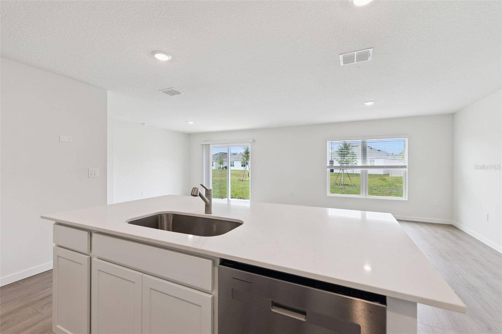 141 HEIRLOOM DRIVE, Ormond Beach, FL 32174 141 HEIRLOOM DRIVE, Ormond Beach, FL 32174