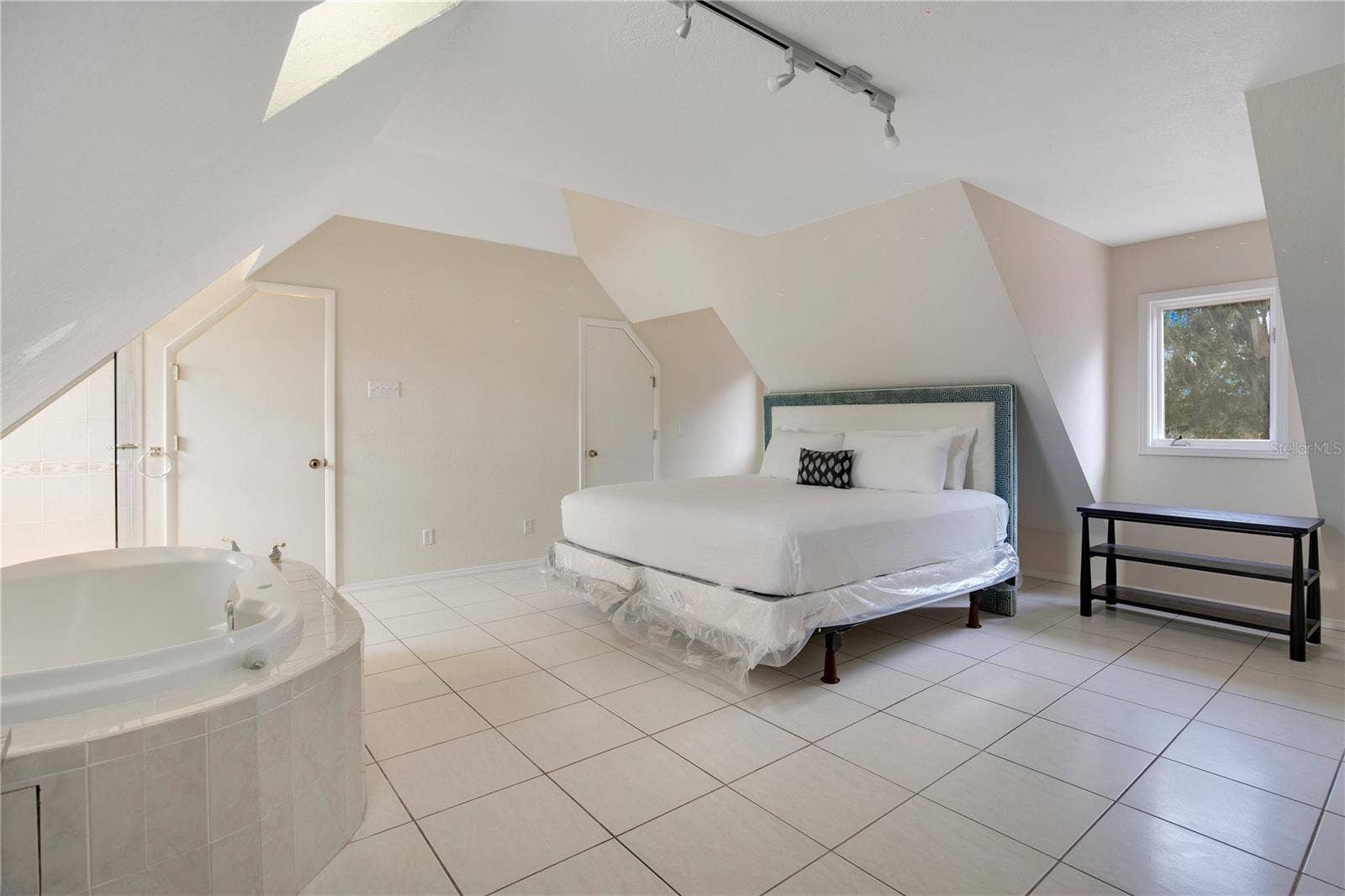 5524 WORSHAM COURT, Windermere, FL 34786 5524 WORSHAM COURT, Windermere, FL 34786