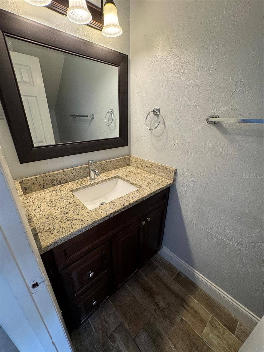 3976 CRAYRICH CIRCLE, #C1, Orlando, FL 32839 Half bathroom